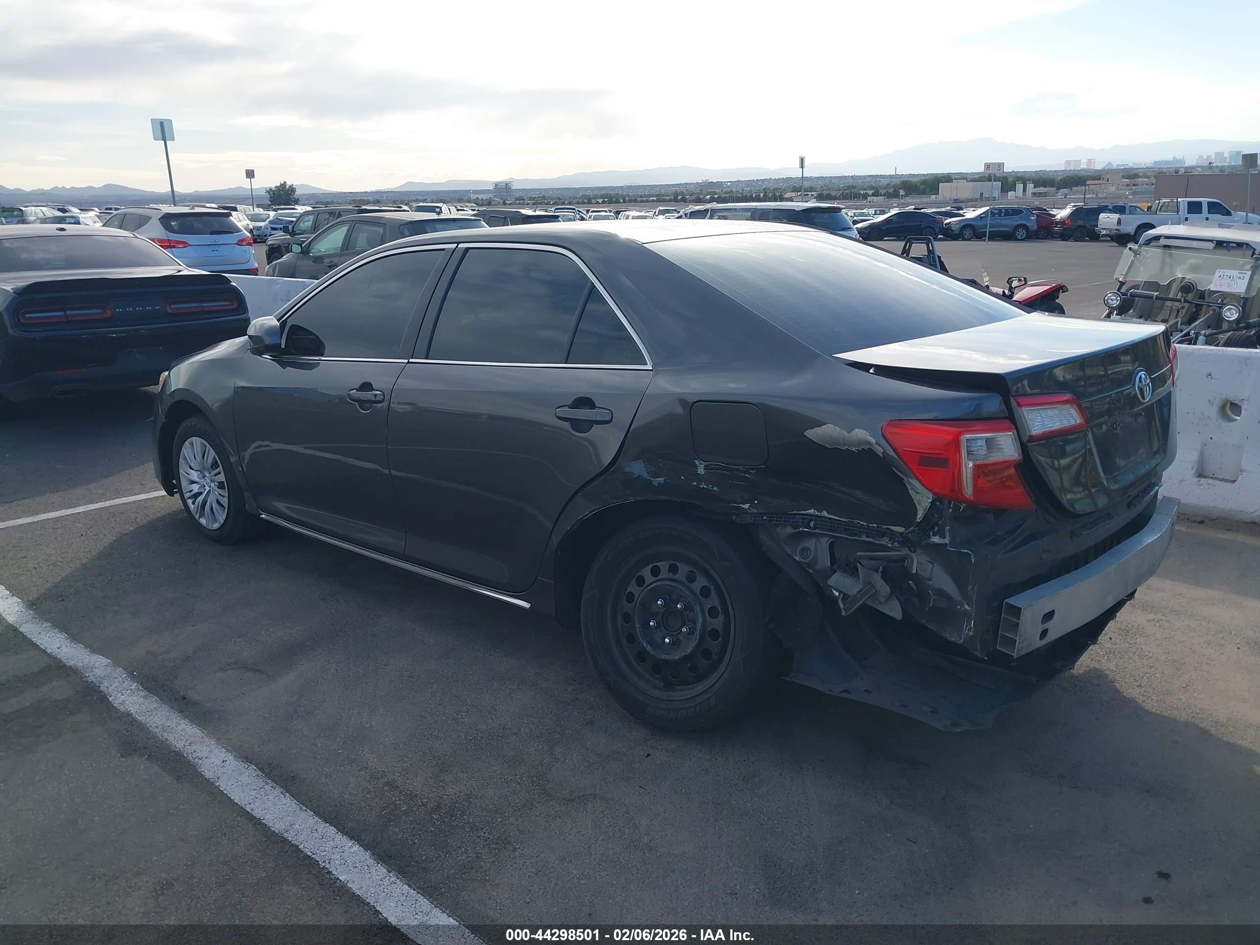 TOYOTA CAMRY image 3