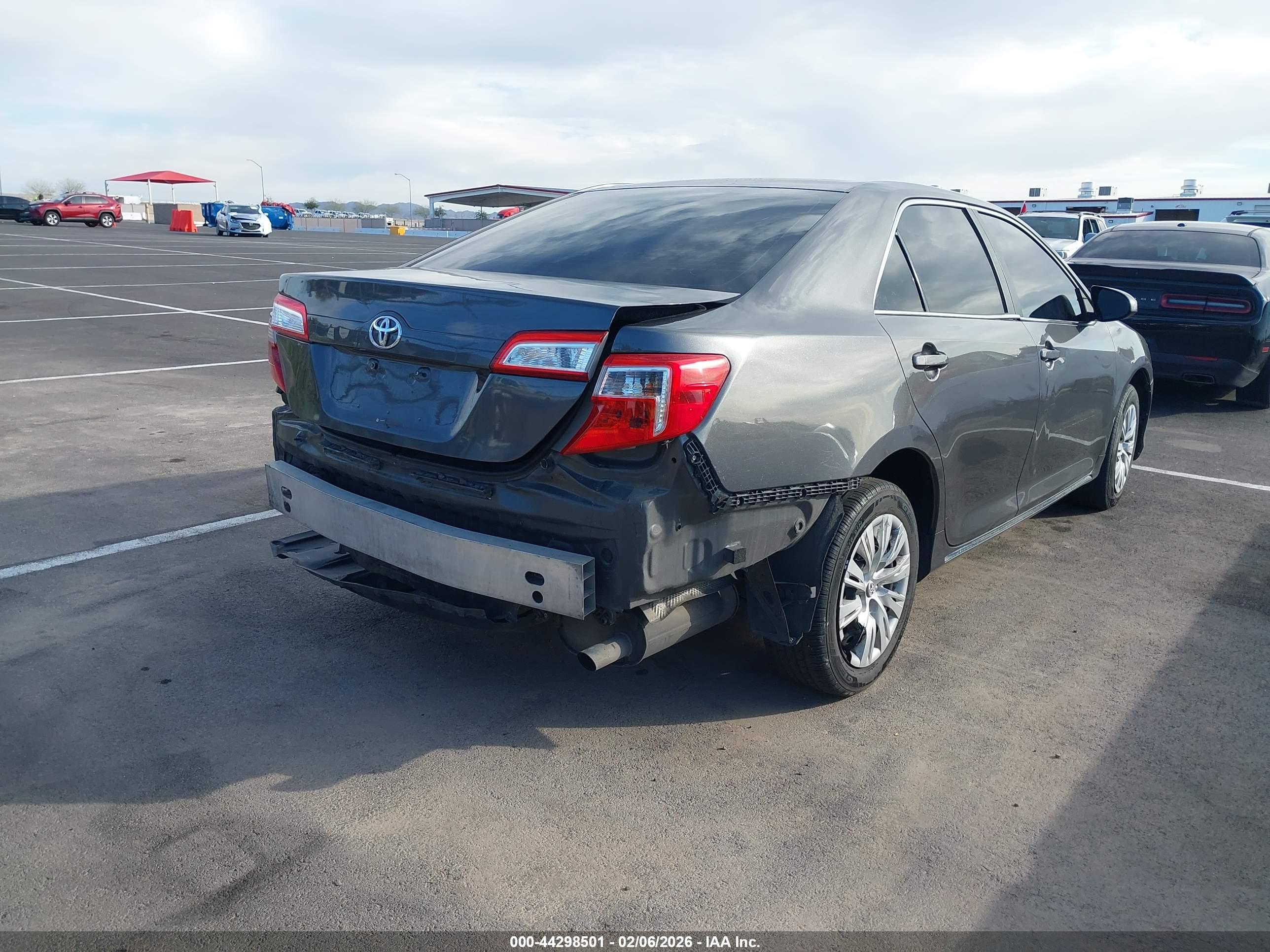TOYOTA CAMRY image 4