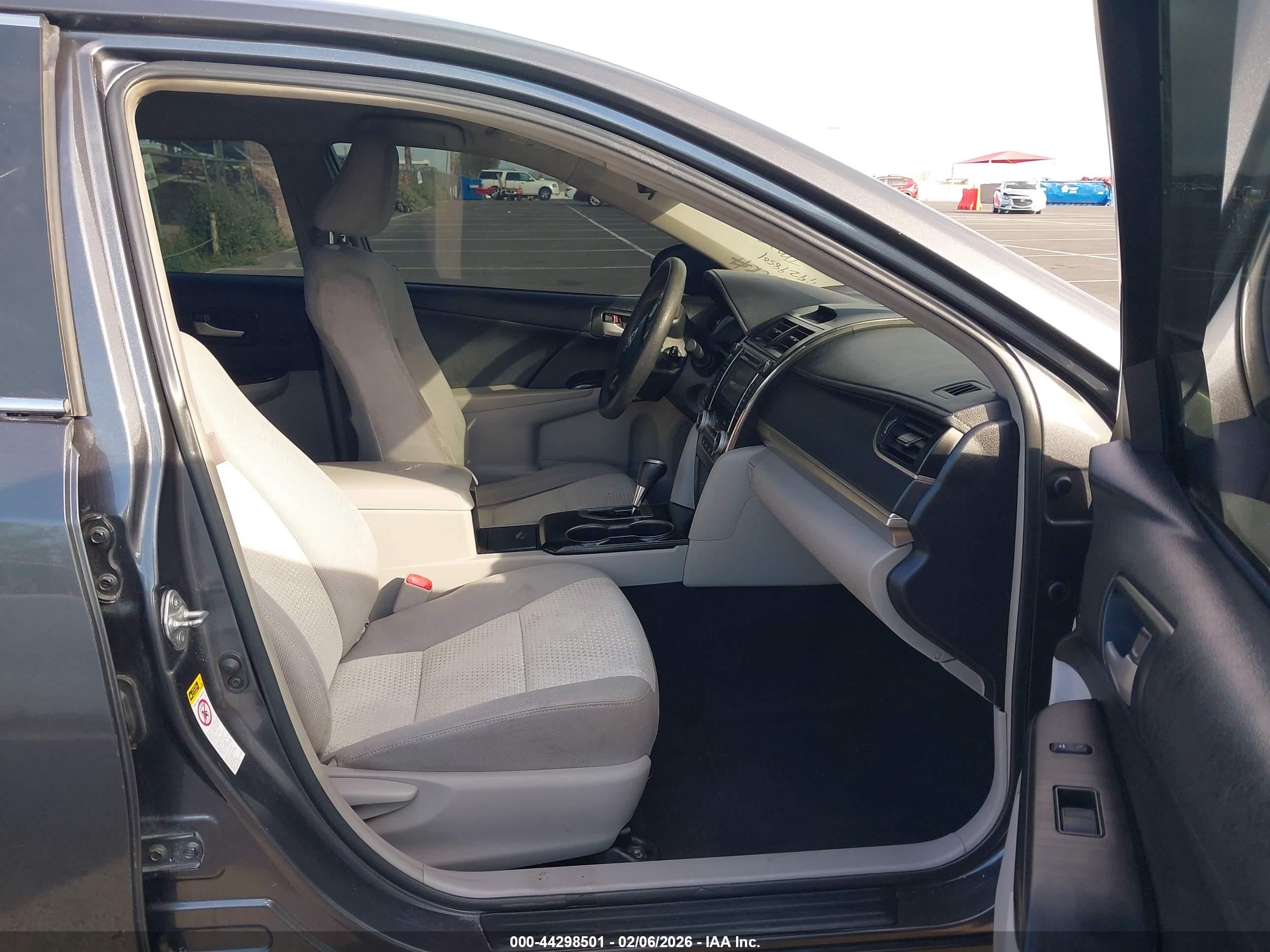 TOYOTA CAMRY image 5