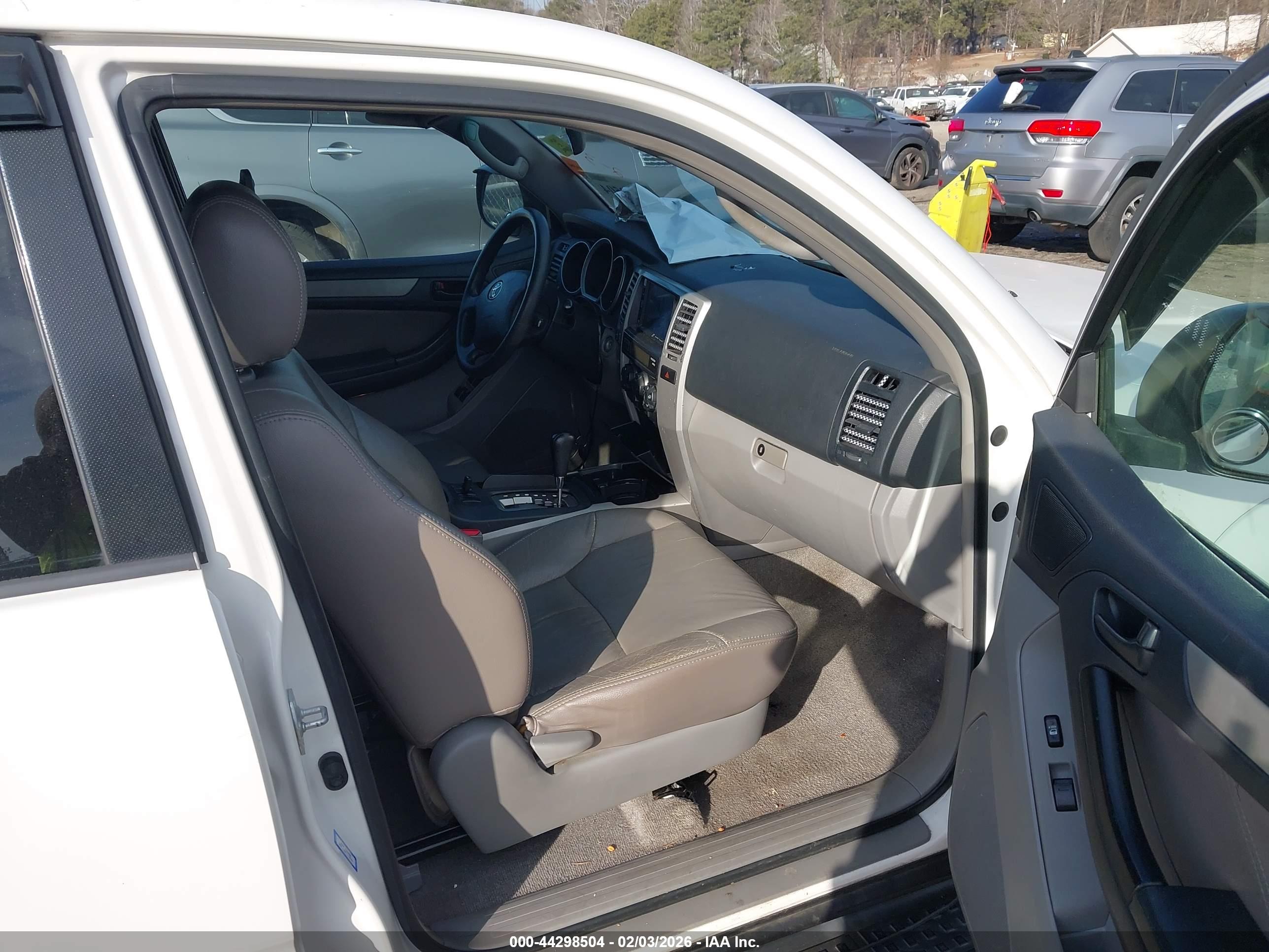 TOYOTA 4RUNNER image 5