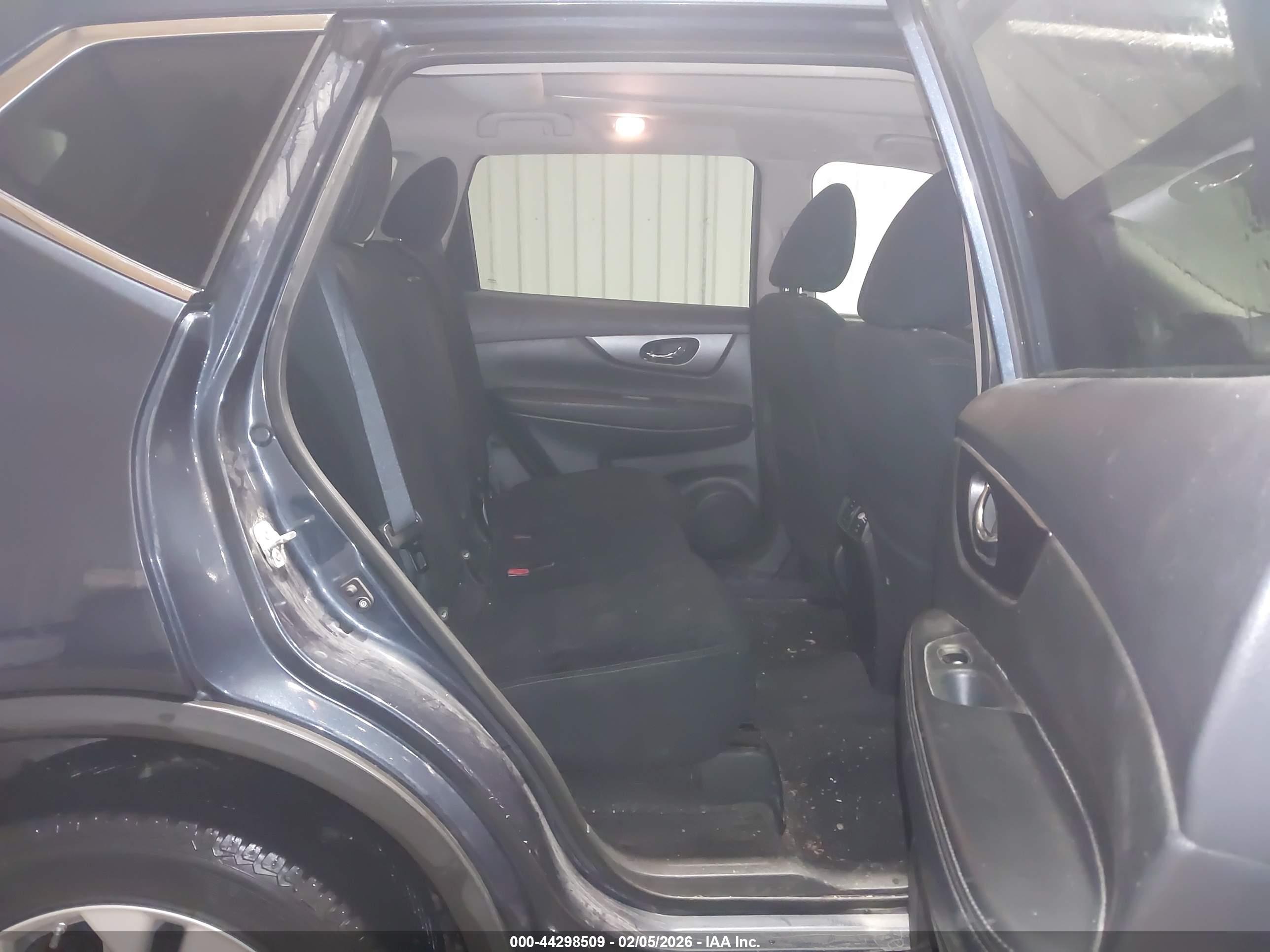 NISSAN ROGUE image 8