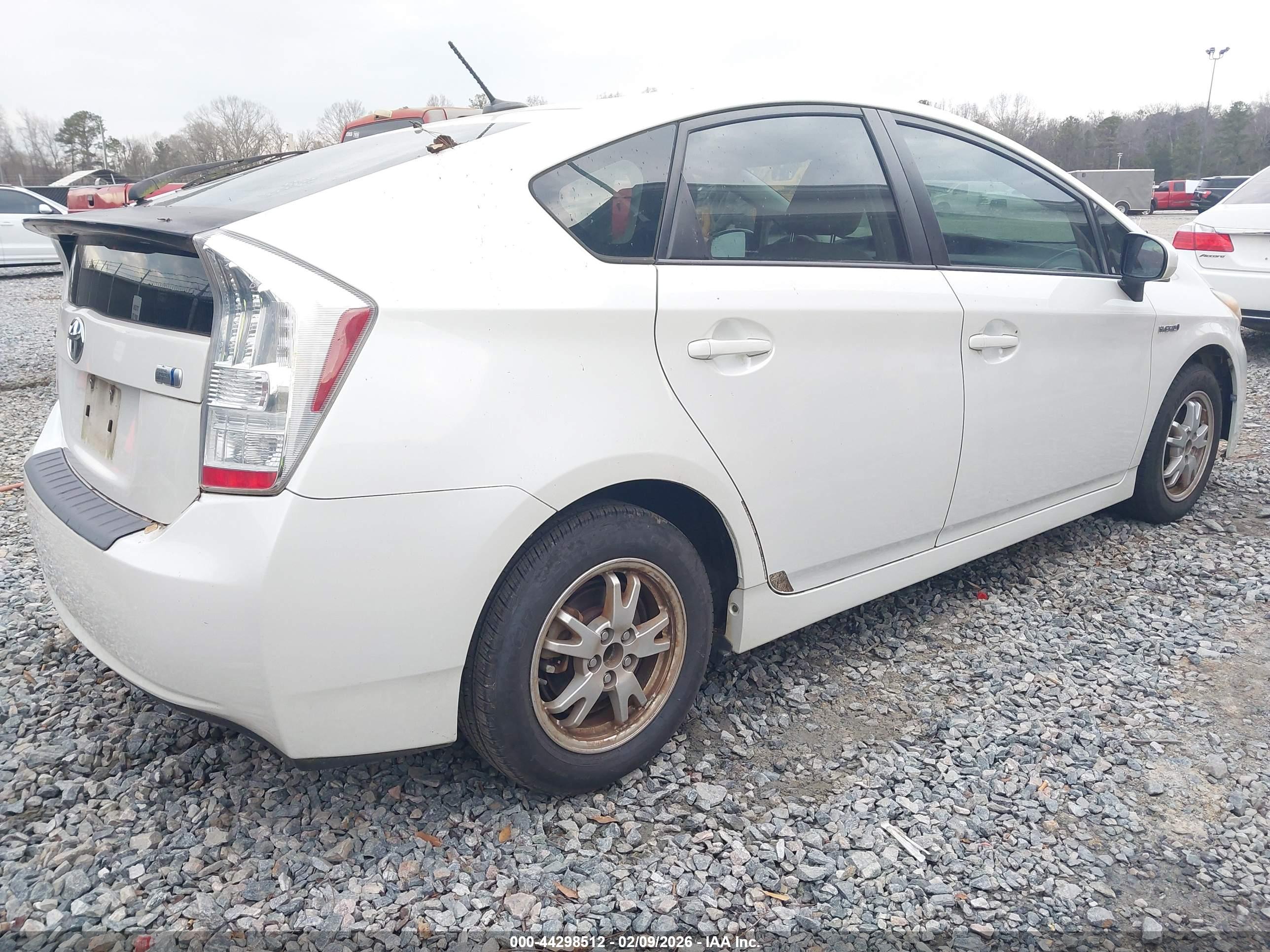 TOYOTA PRIUS image 4