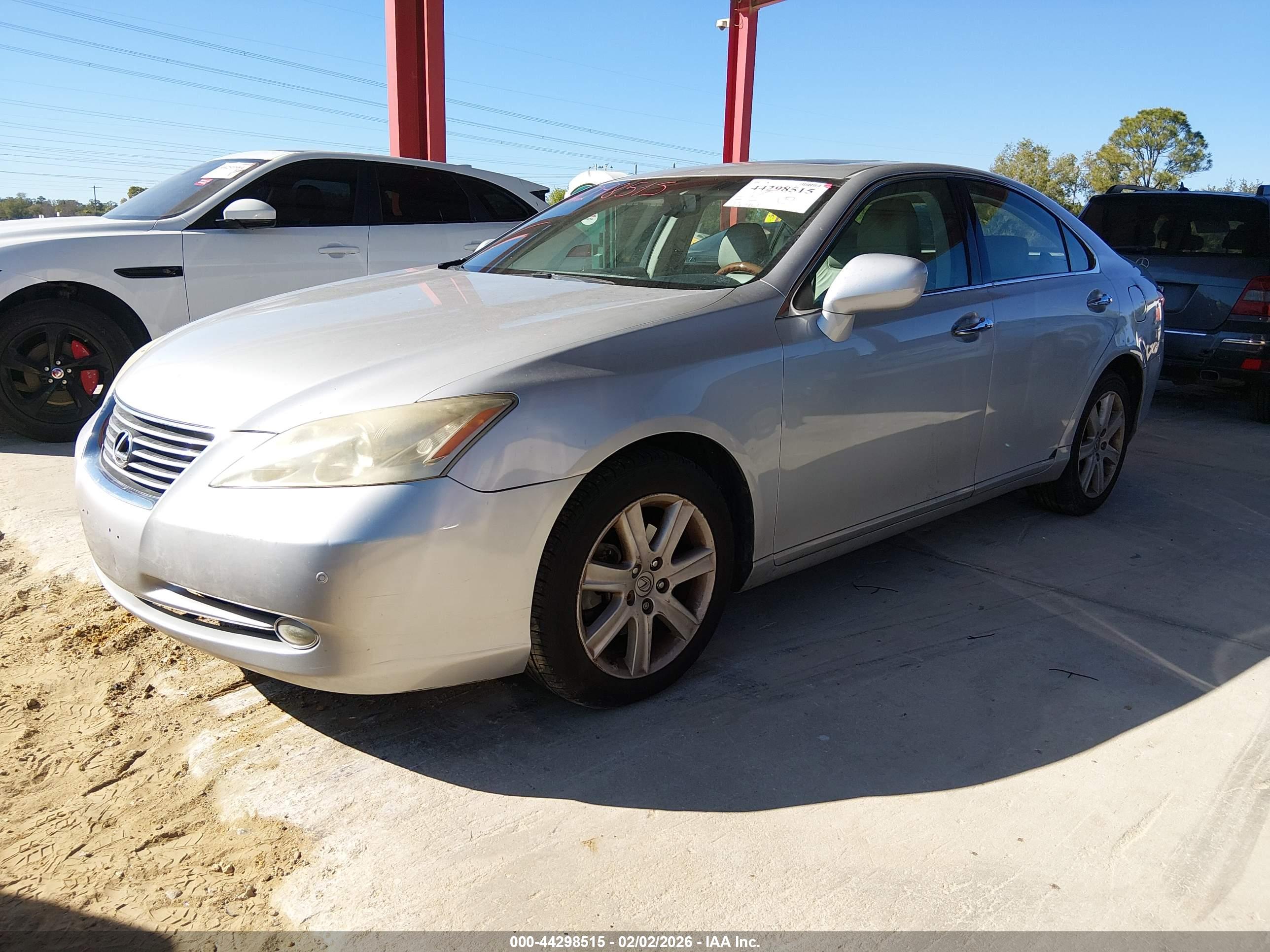 LEXUS ES image 2