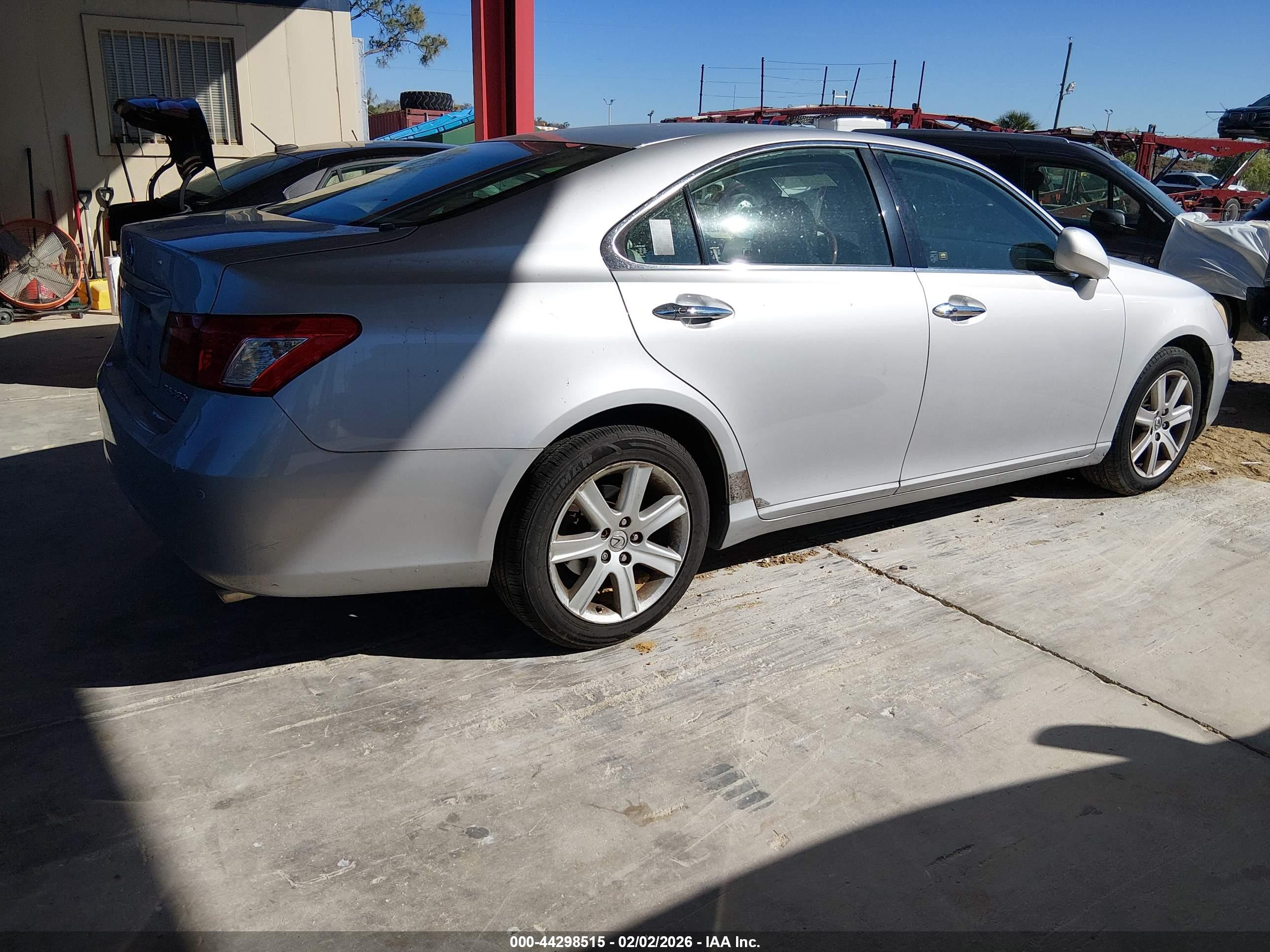 LEXUS ES image 4