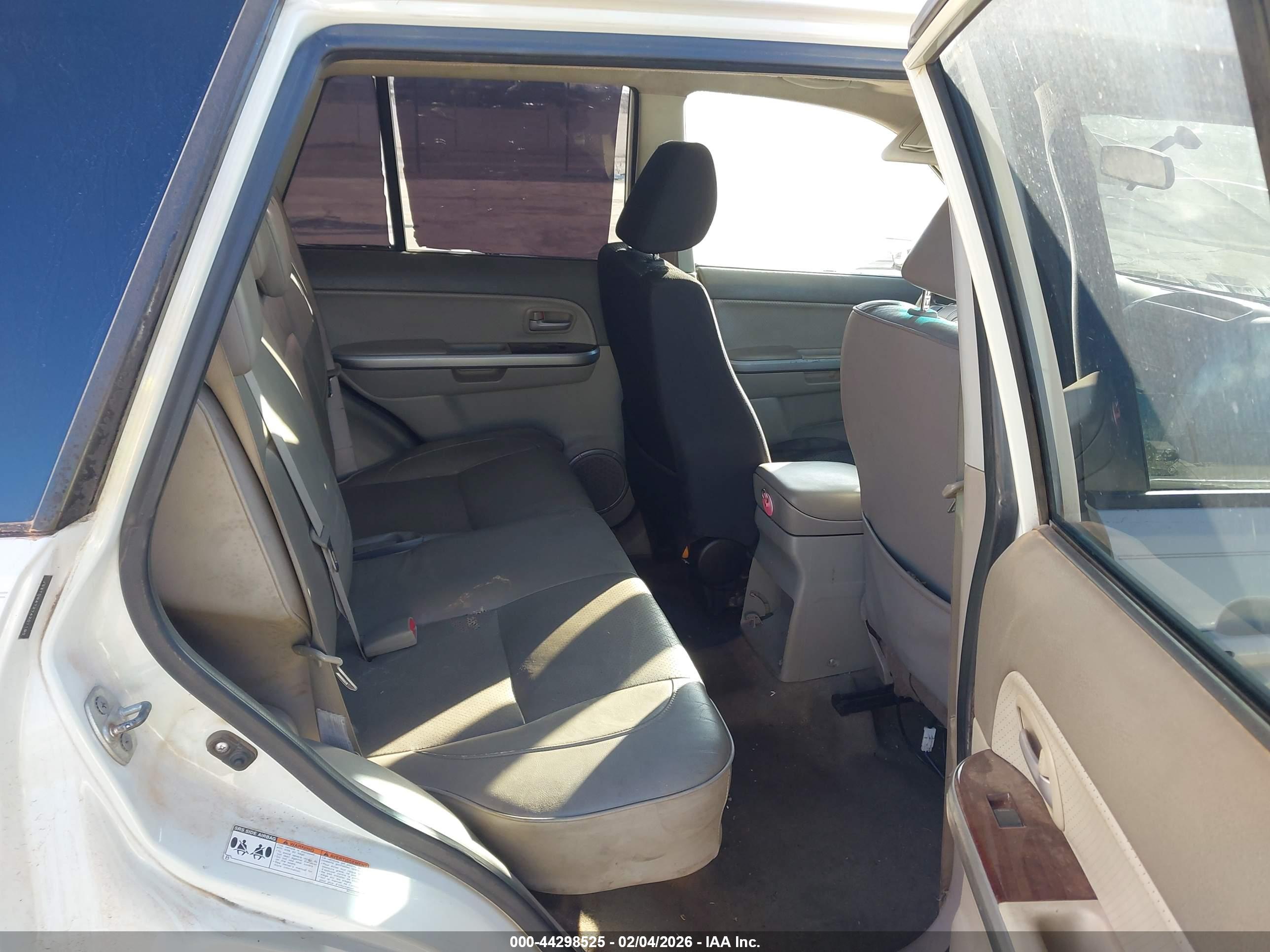 SUZUKI GRAND image 8