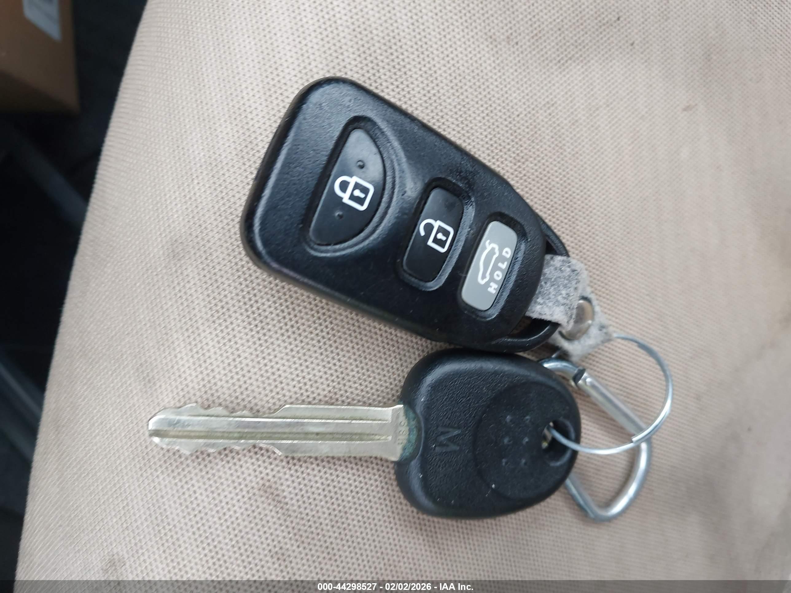 HYUNDAI ELANTRA image 11