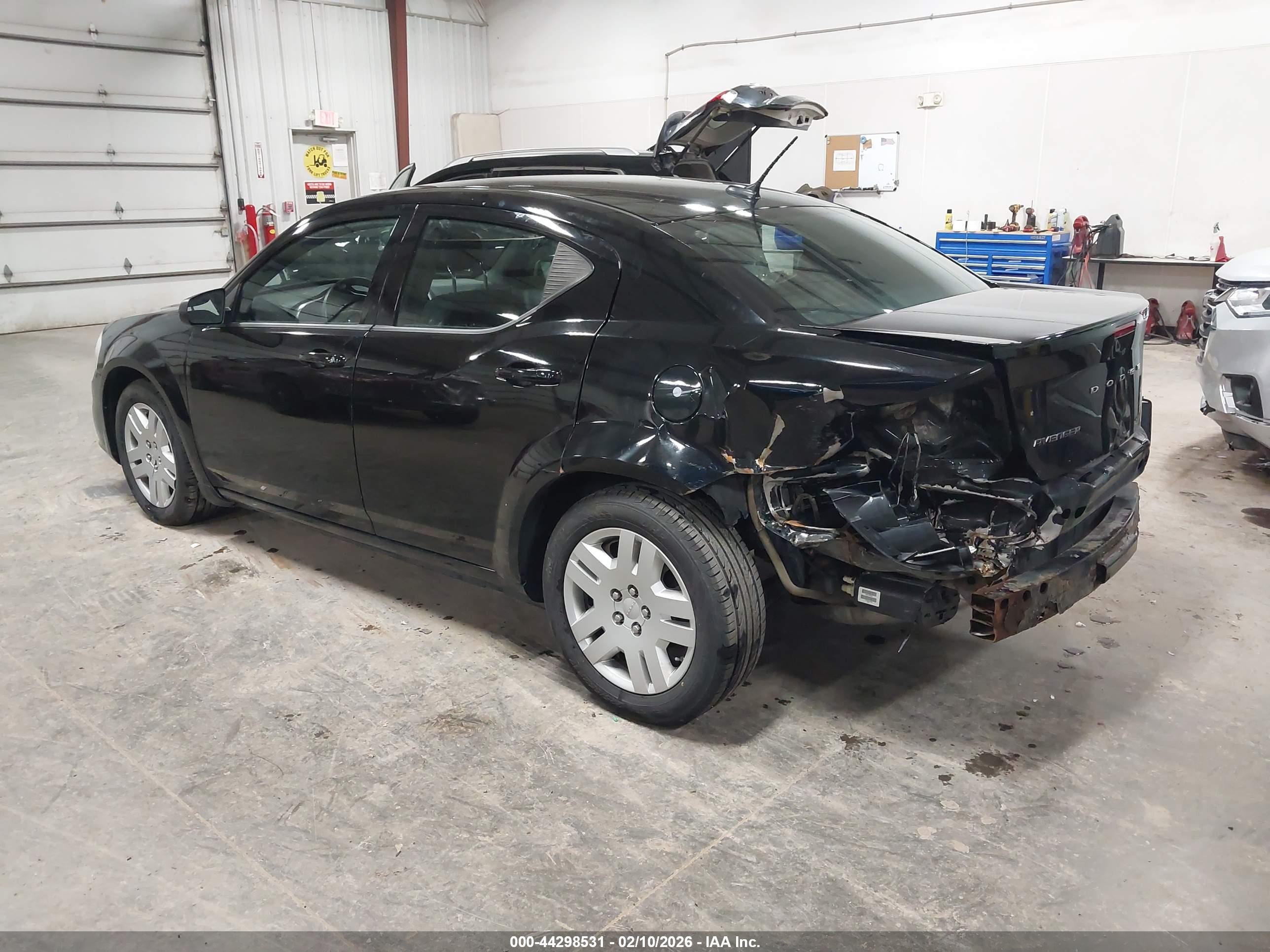 DODGE AVENGER image 3