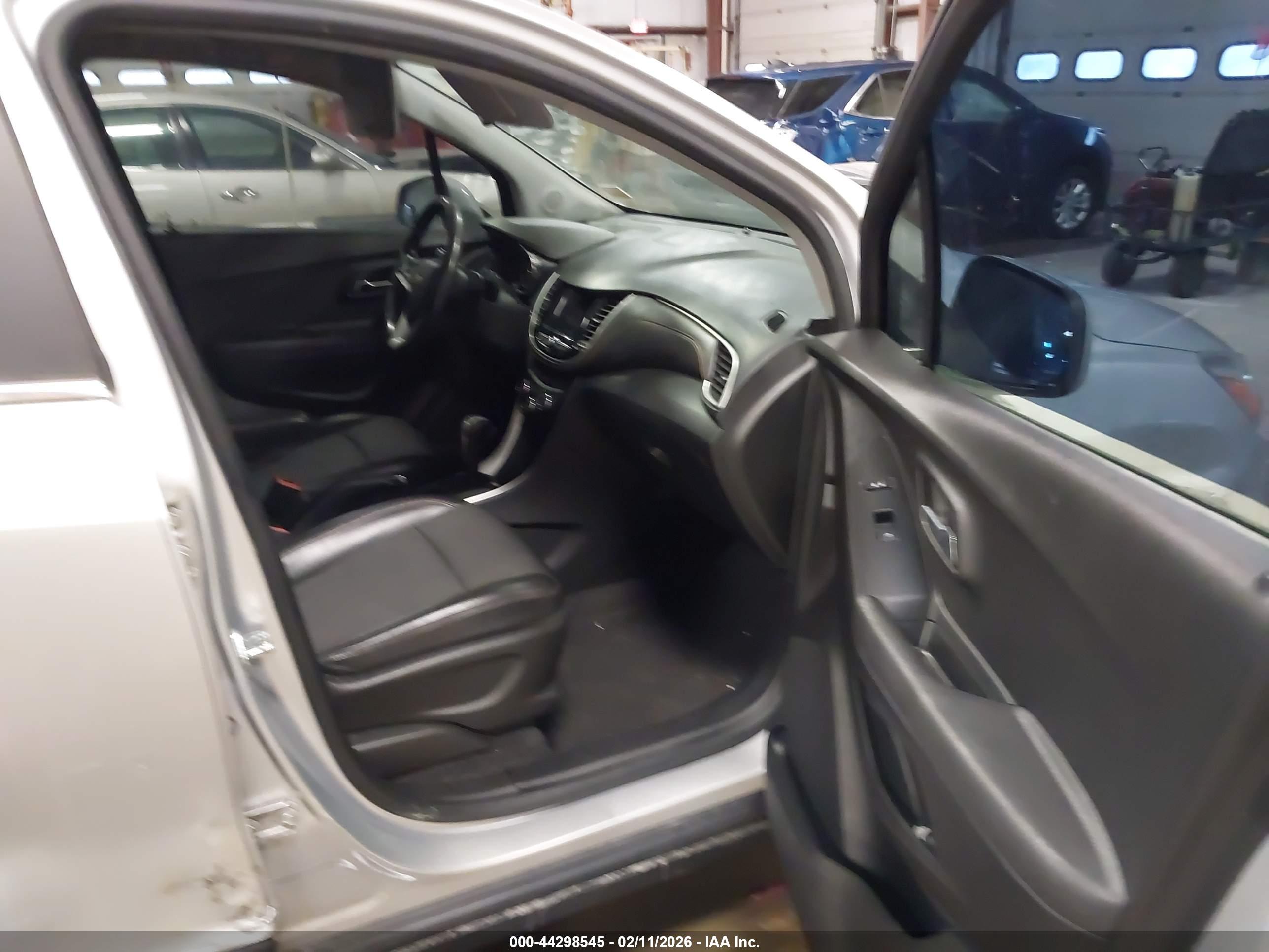 CHEVROLET TRAX image 5