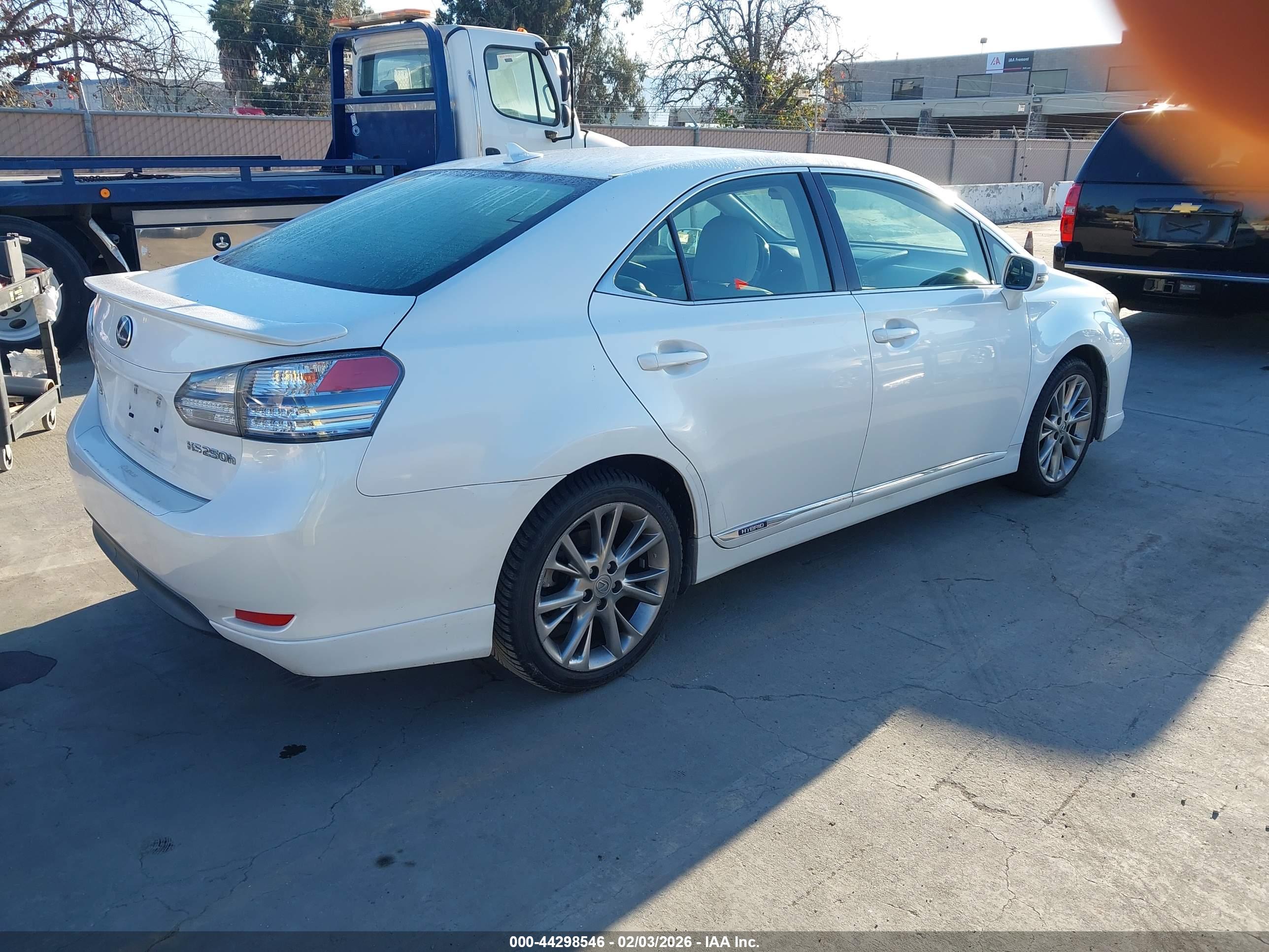 LEXUS HS image 4