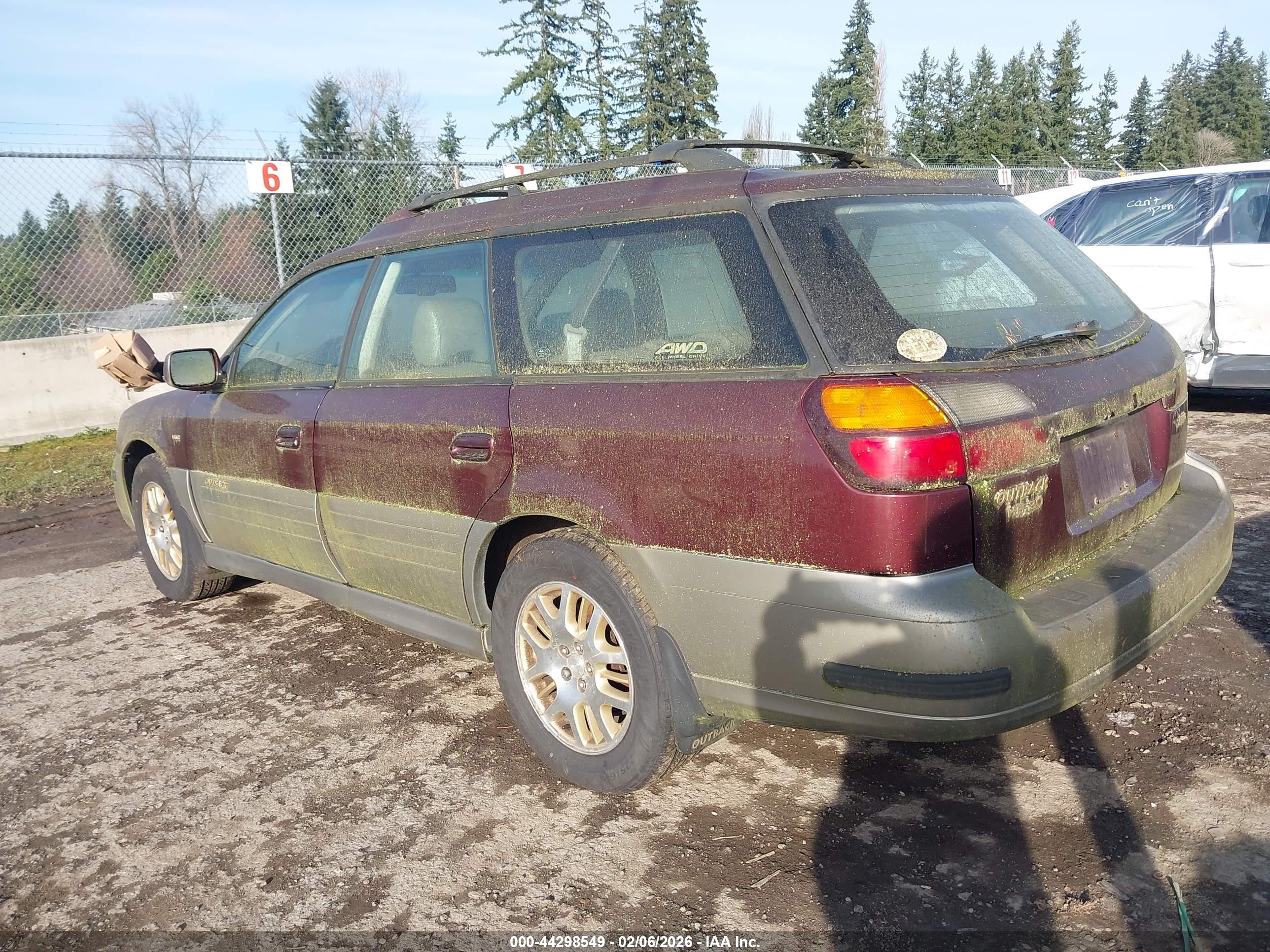 SUBARU OUTBACK image 3