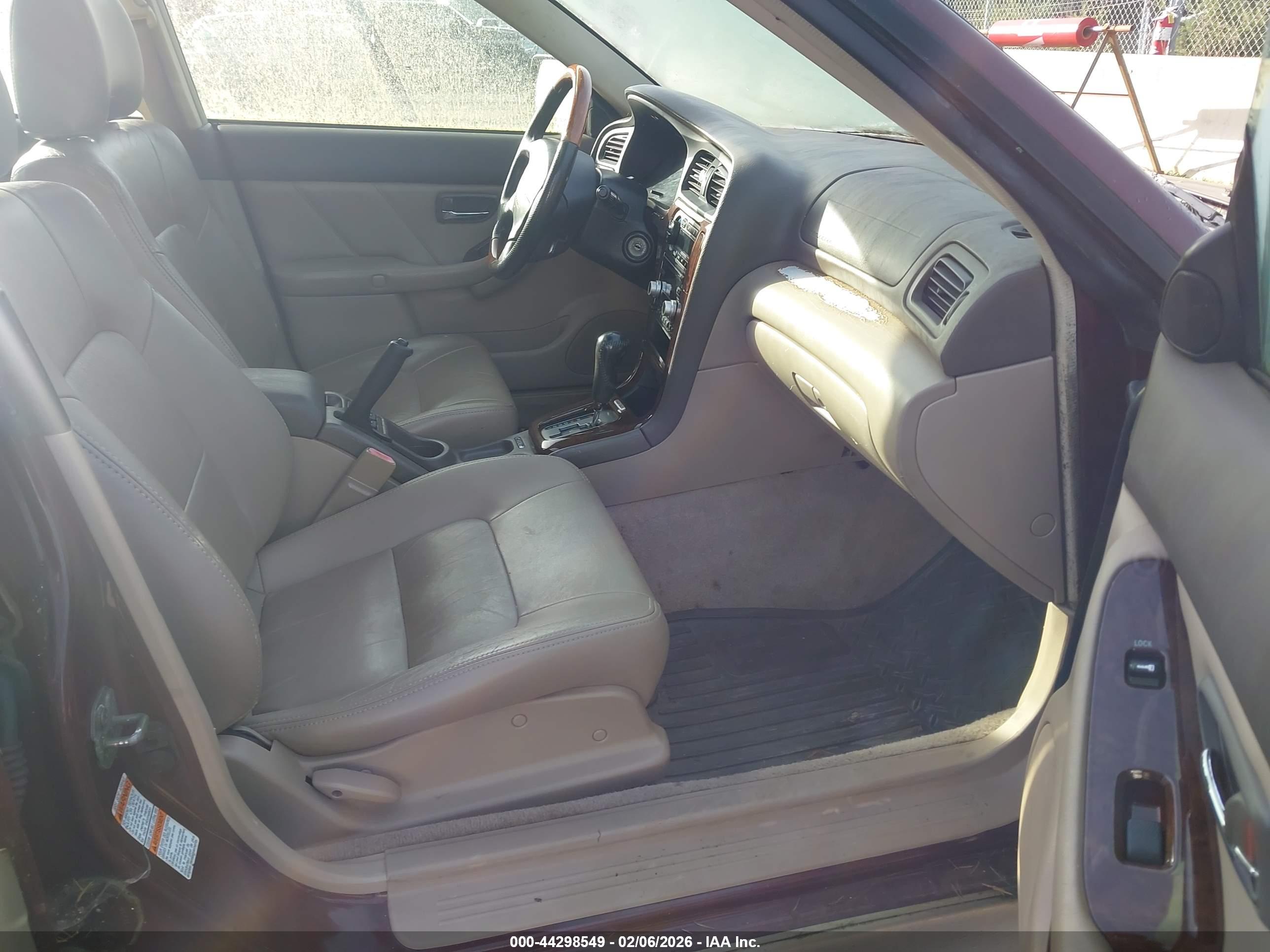 SUBARU OUTBACK image 5