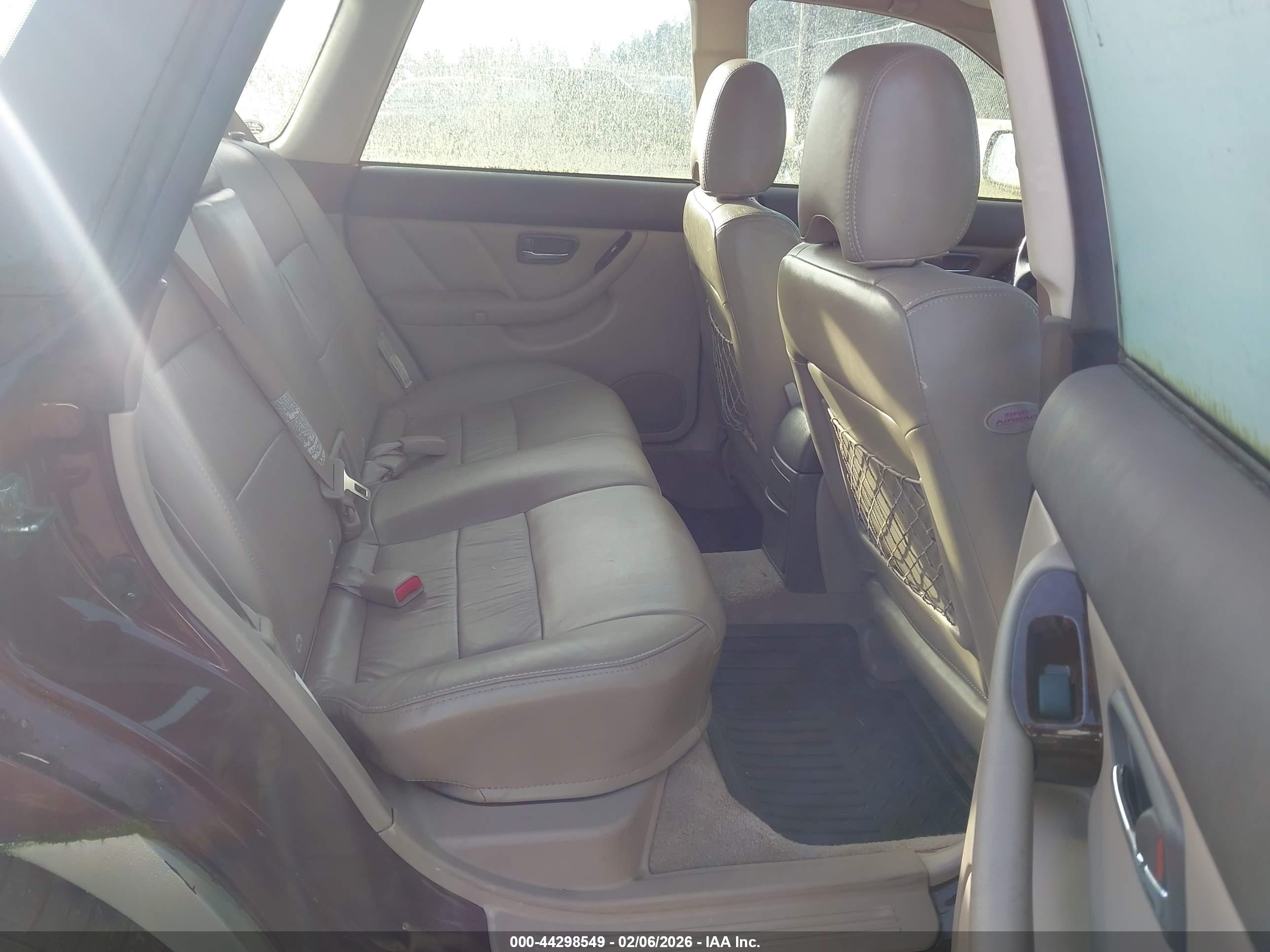 SUBARU OUTBACK image 8