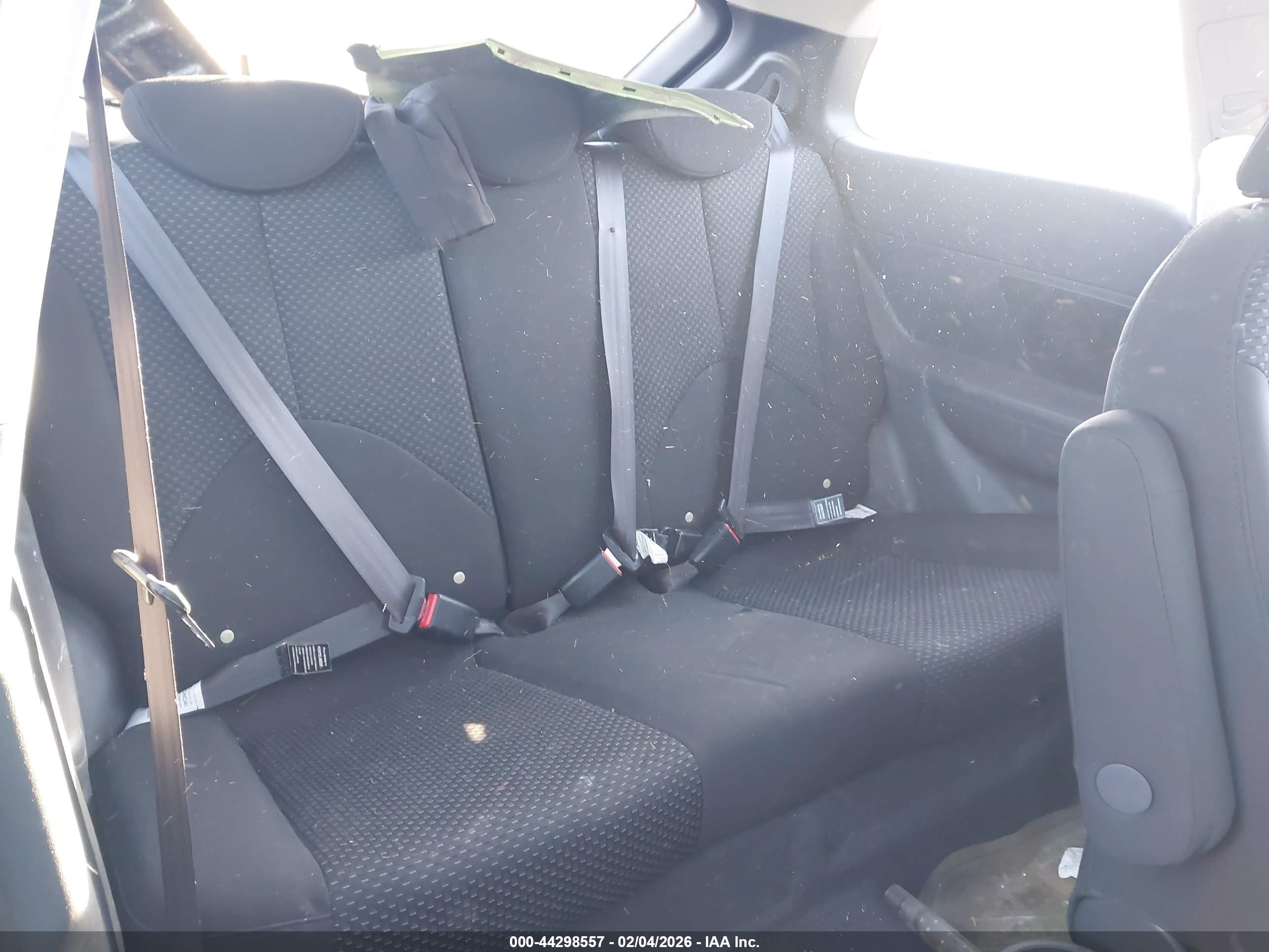HYUNDAI ACCENT image 8