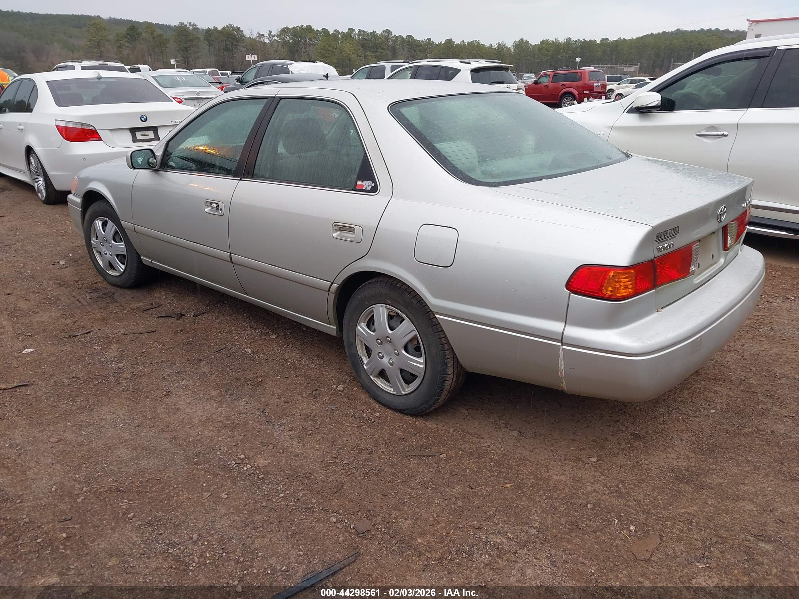 TOYOTA CAMRY image 3