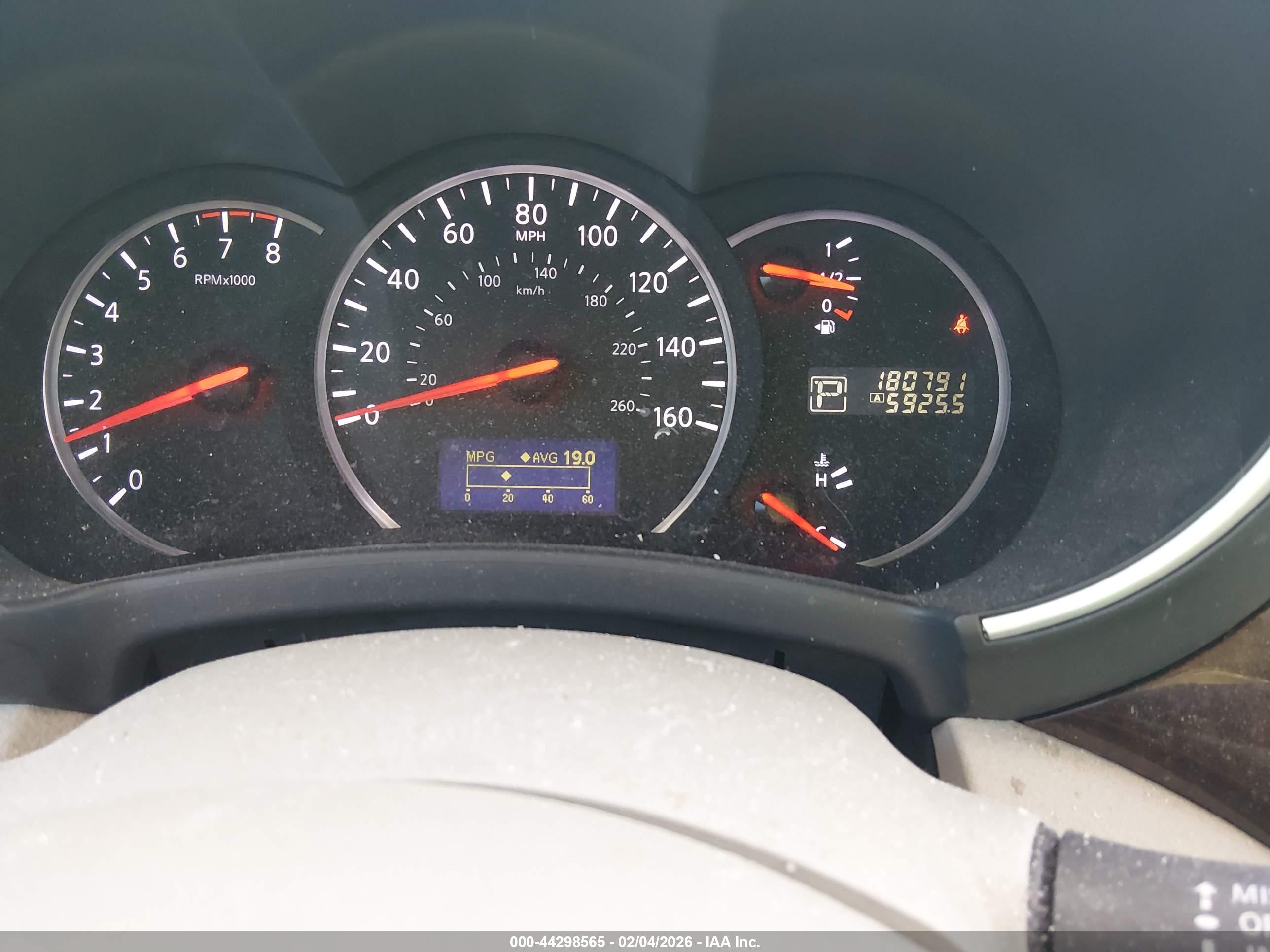 NISSAN QUEST image 7