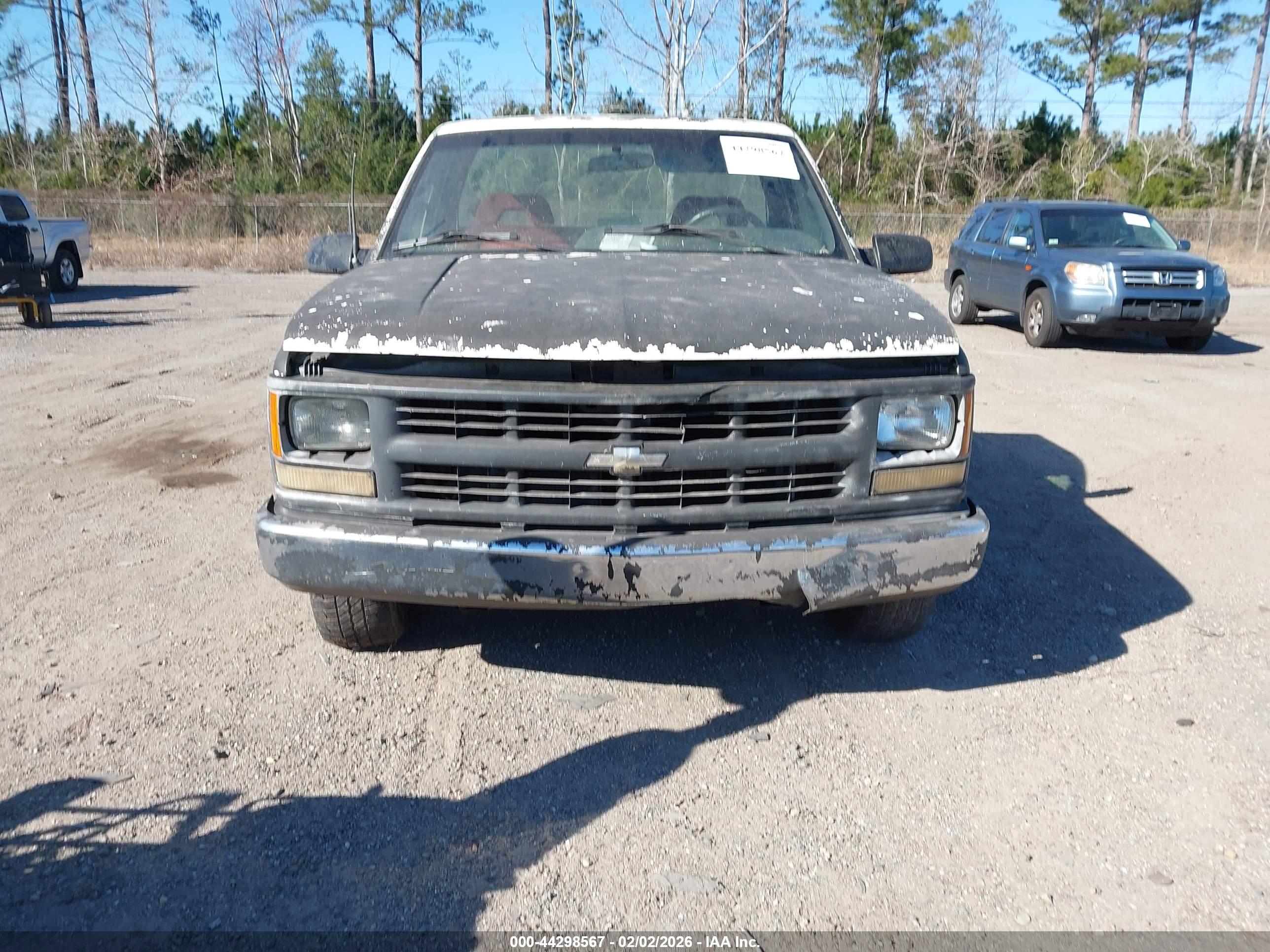 CHEVROLET GMT-400 image 6