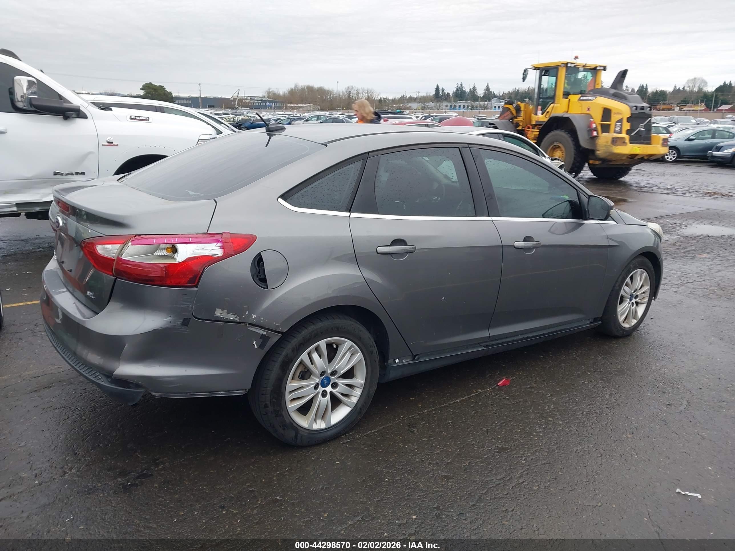 FORD FOCUS image 4