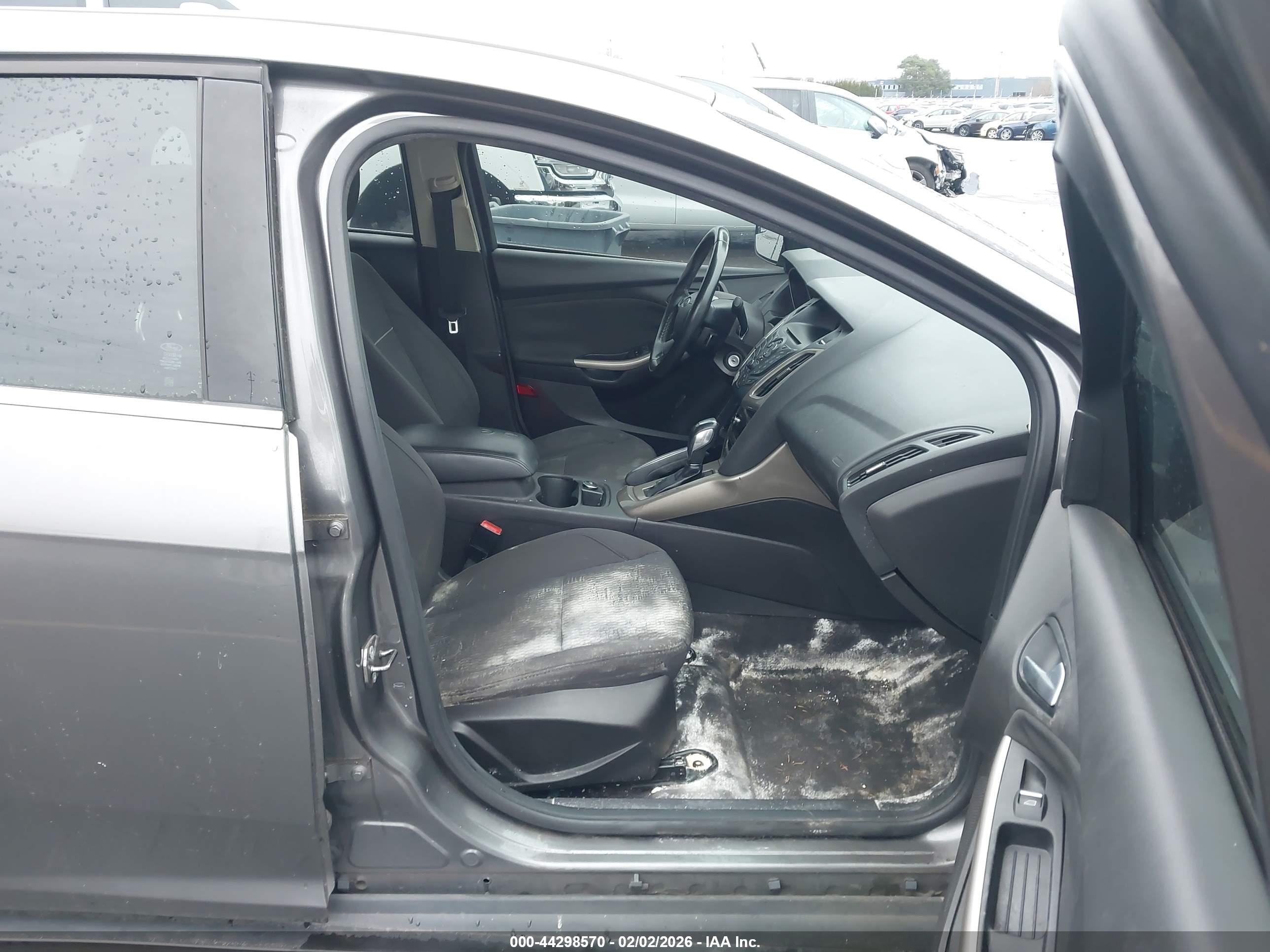 FORD FOCUS image 5