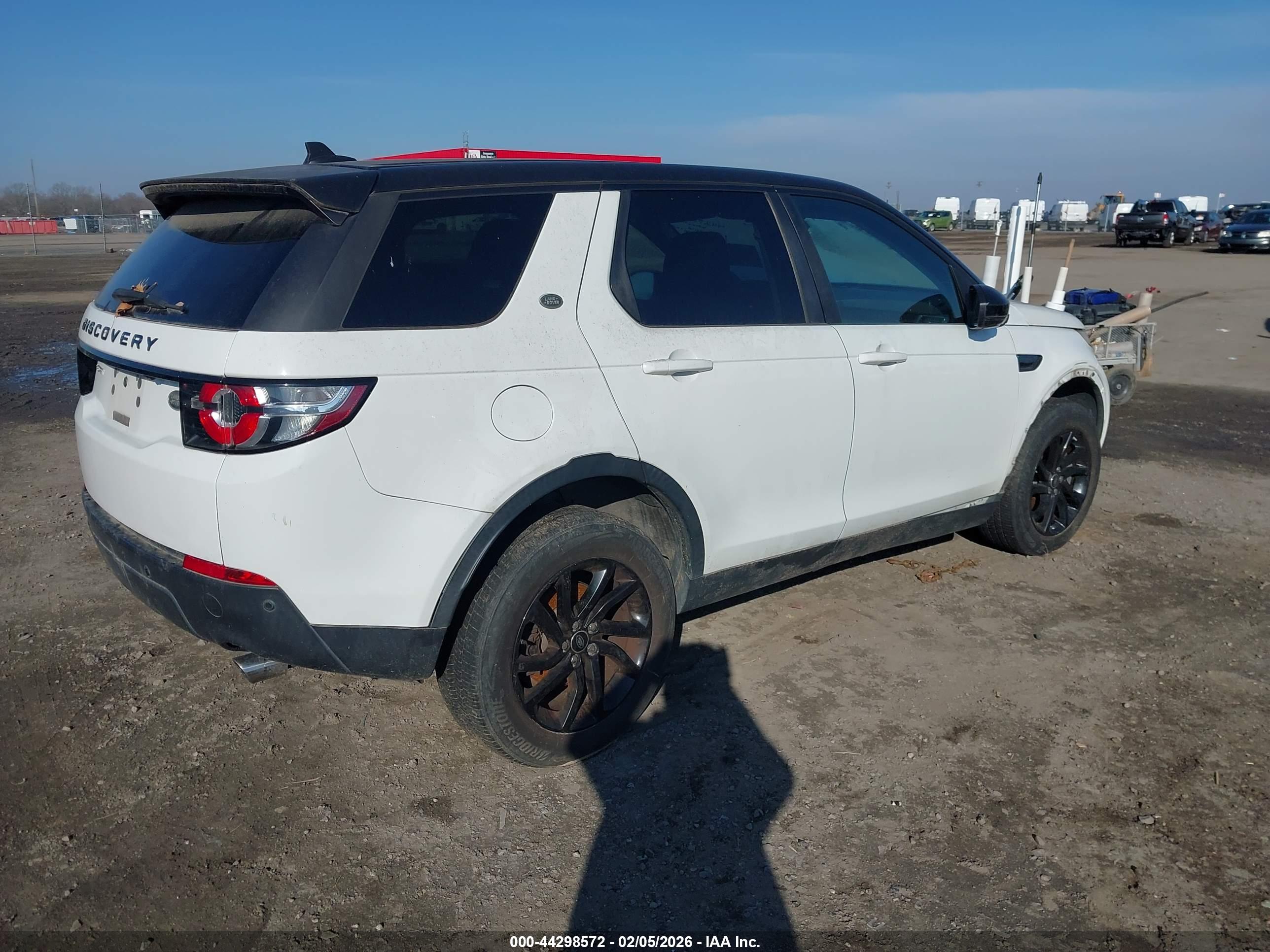 LAND ROVER image 4