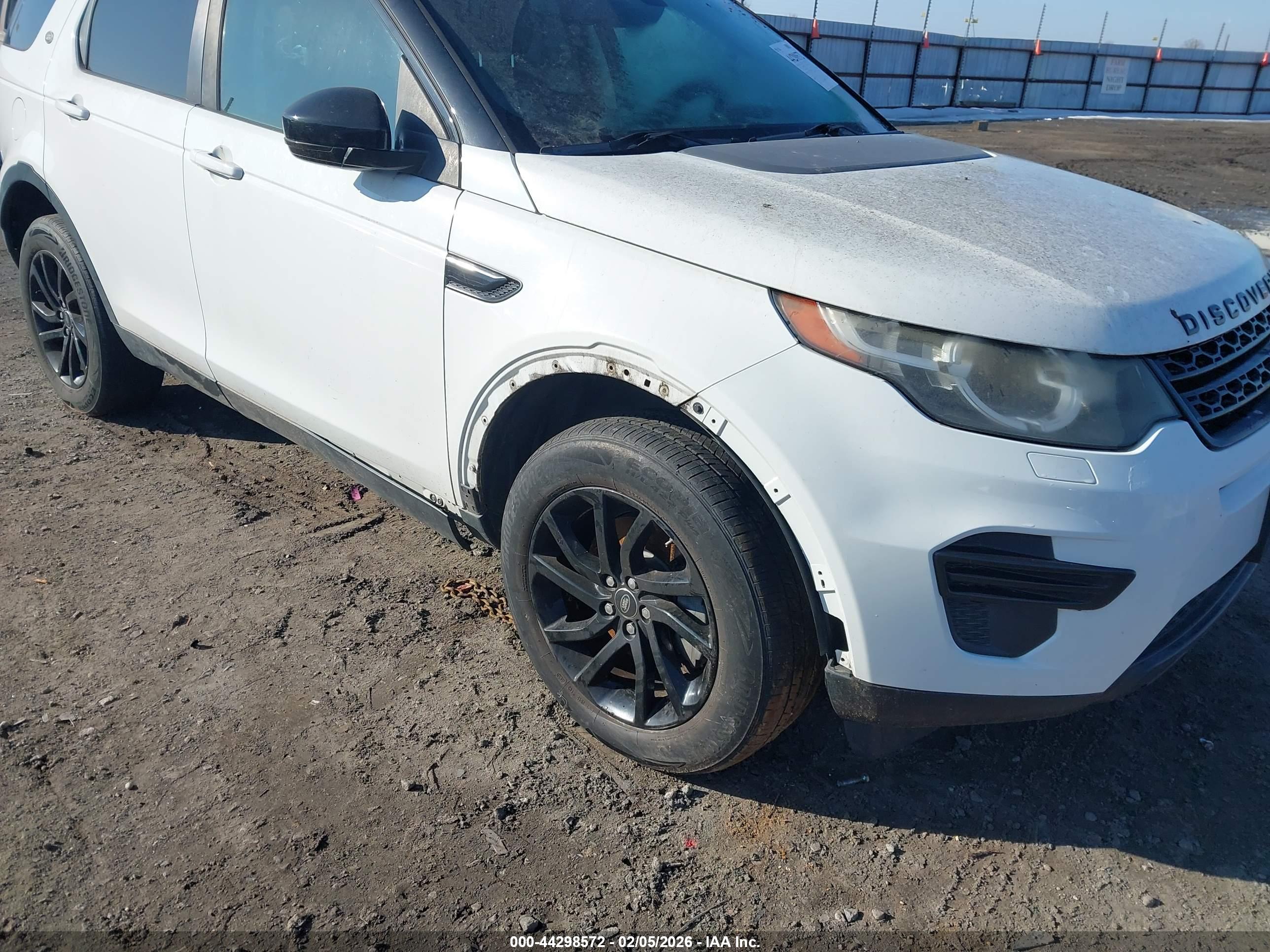 LAND ROVER image 6