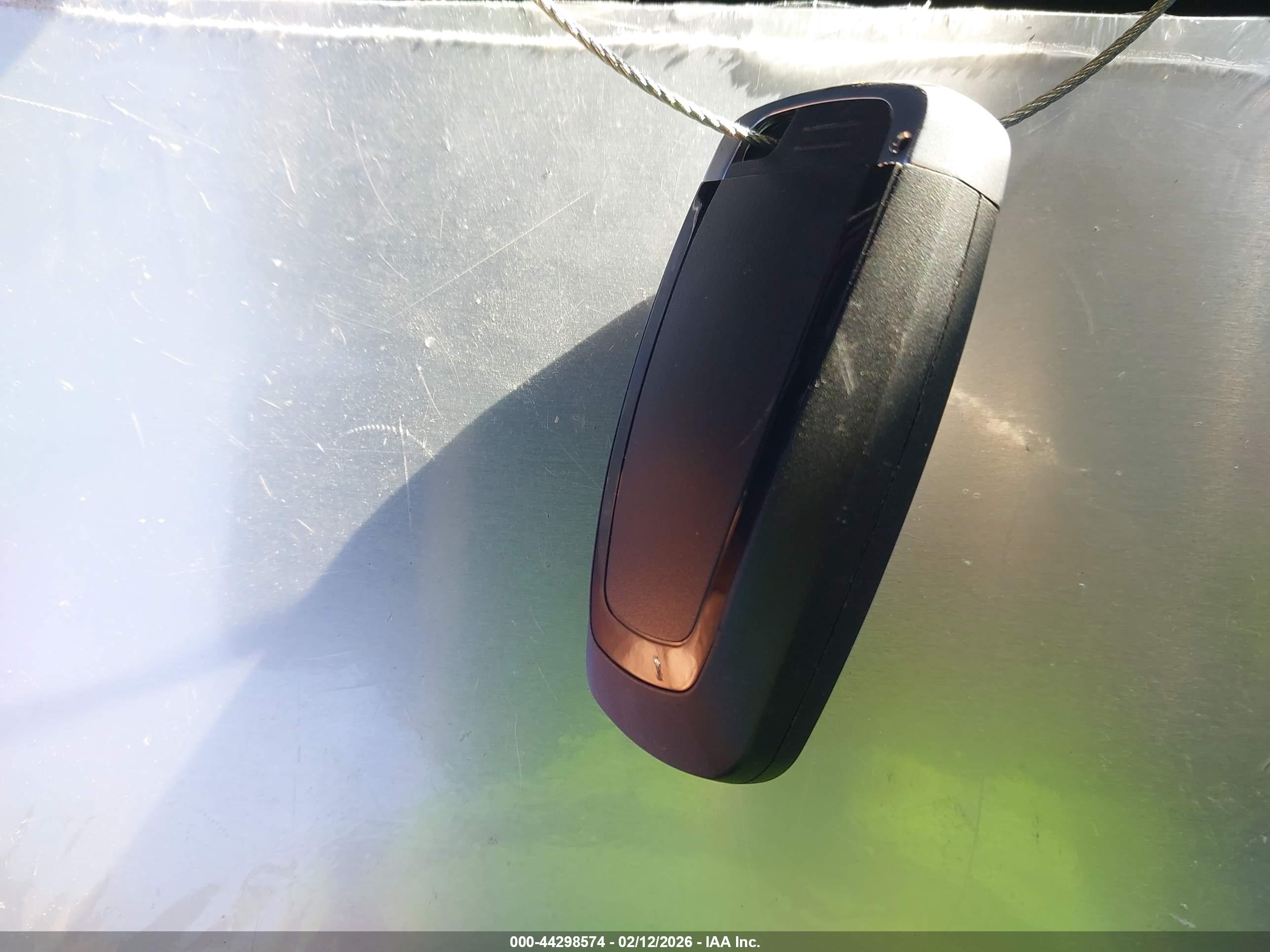 FORD FUSION image 11