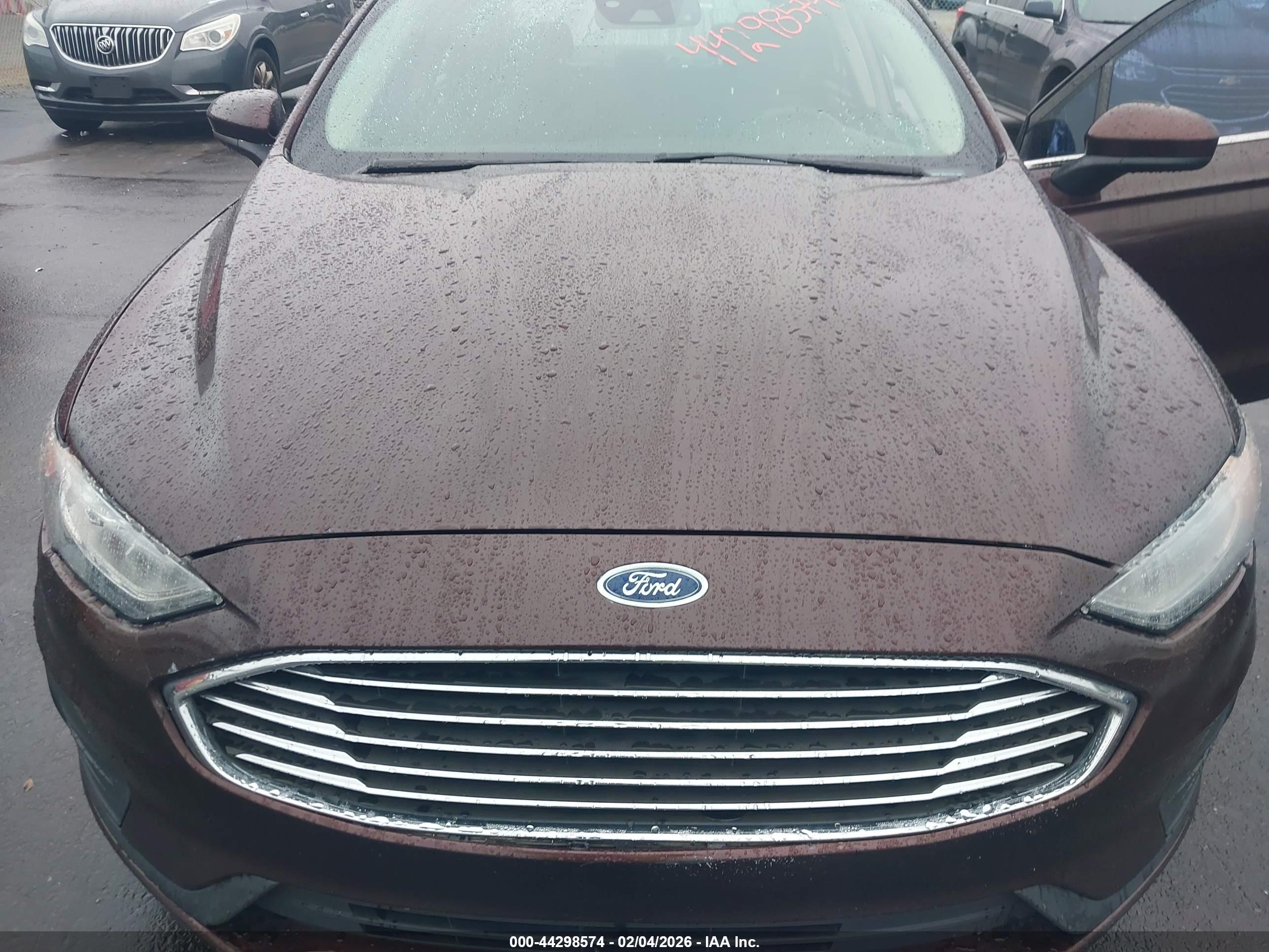 FORD FUSION image 6