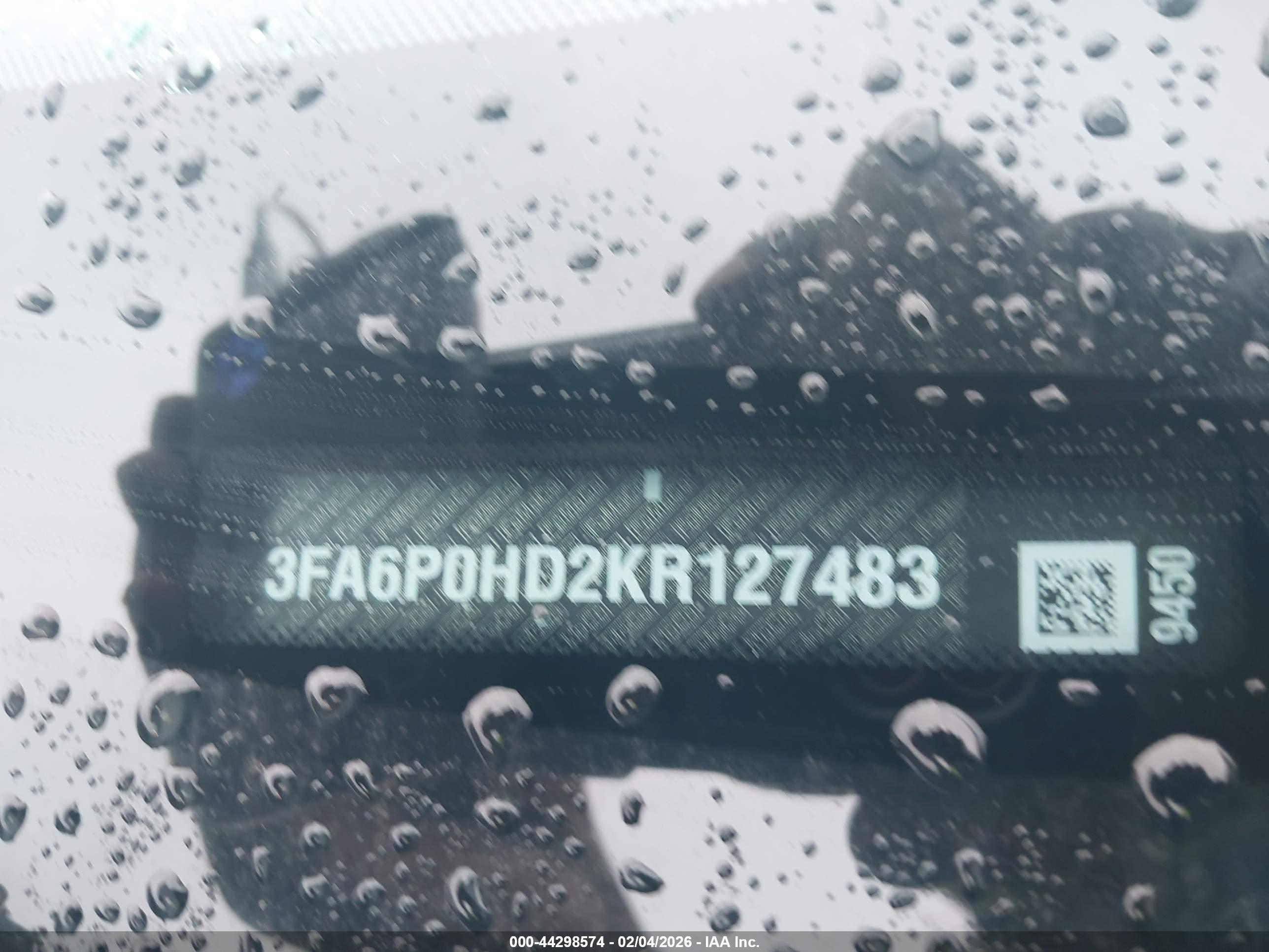 FORD FUSION image 9
