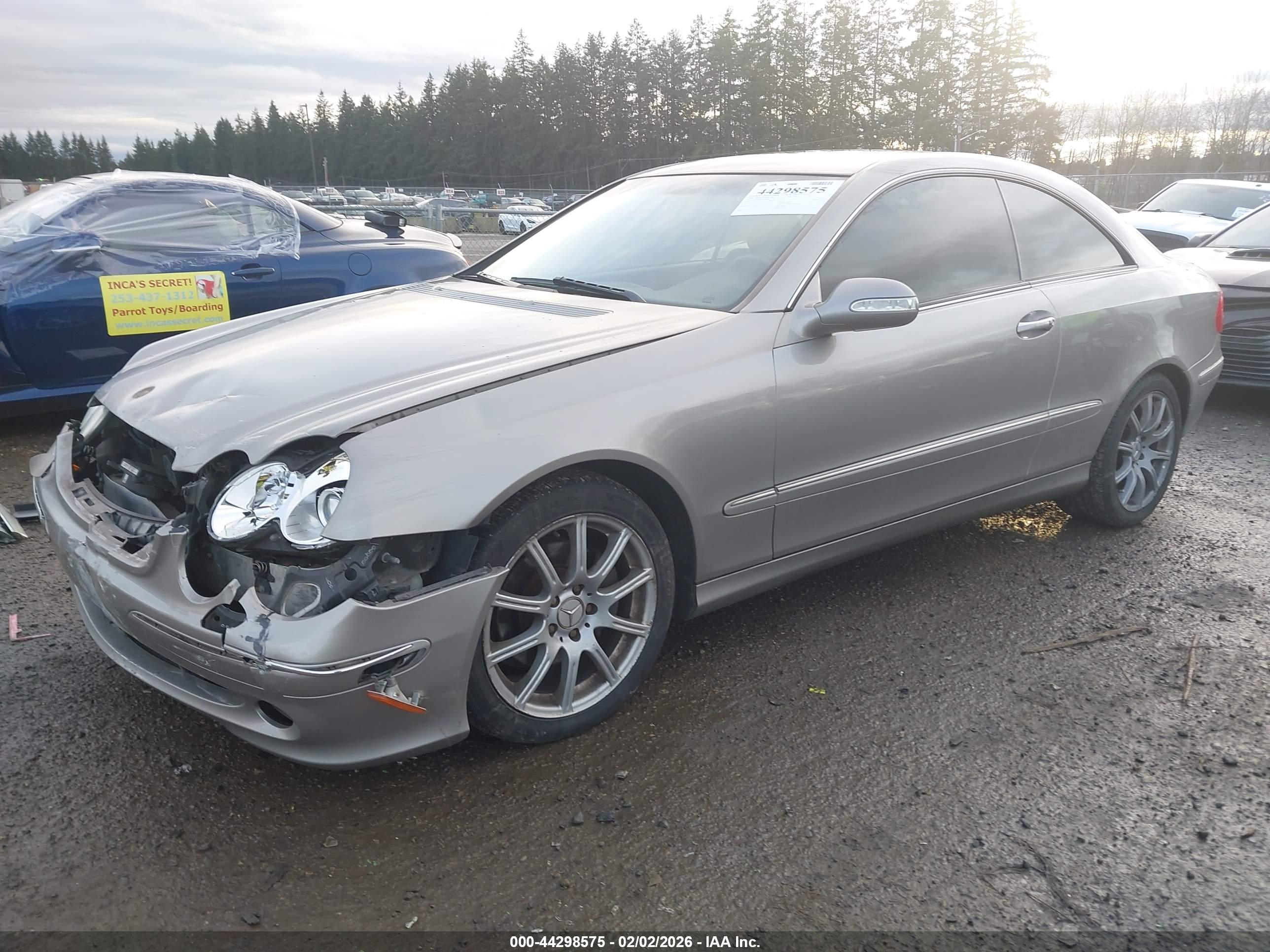 MERCEDES-BENZ CLK image 2