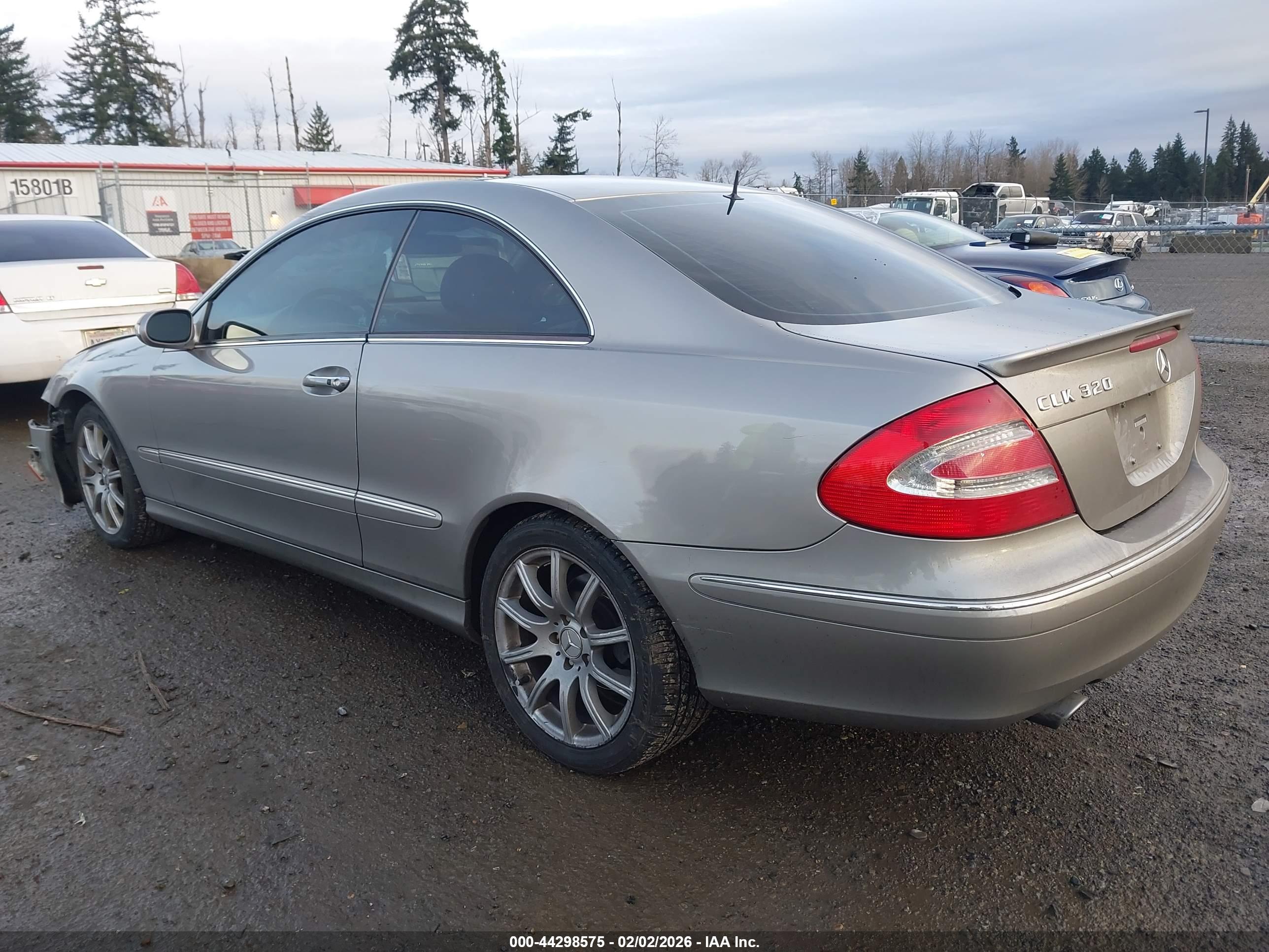 MERCEDES-BENZ CLK image 3