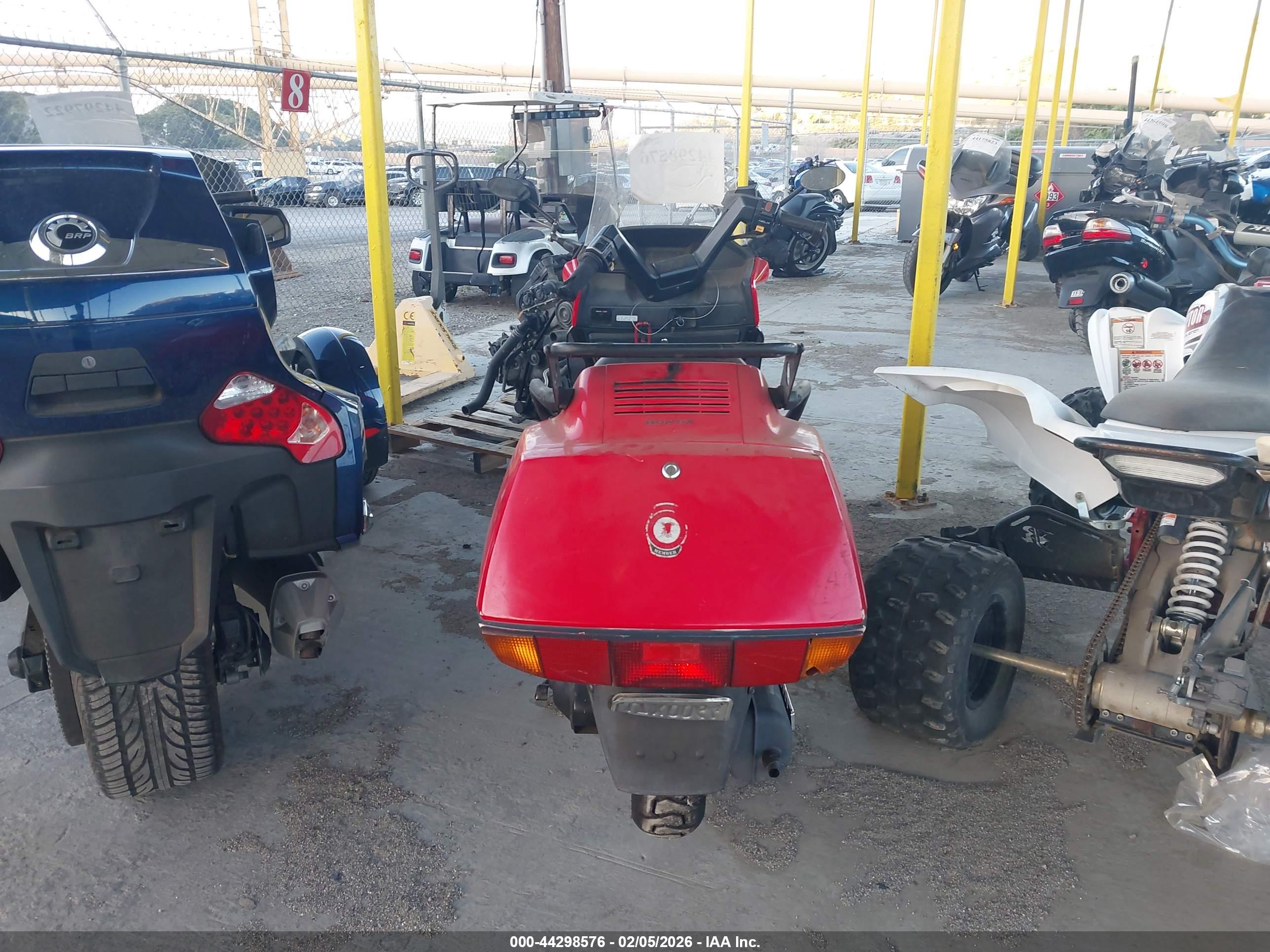 HONDA CN250 image 6