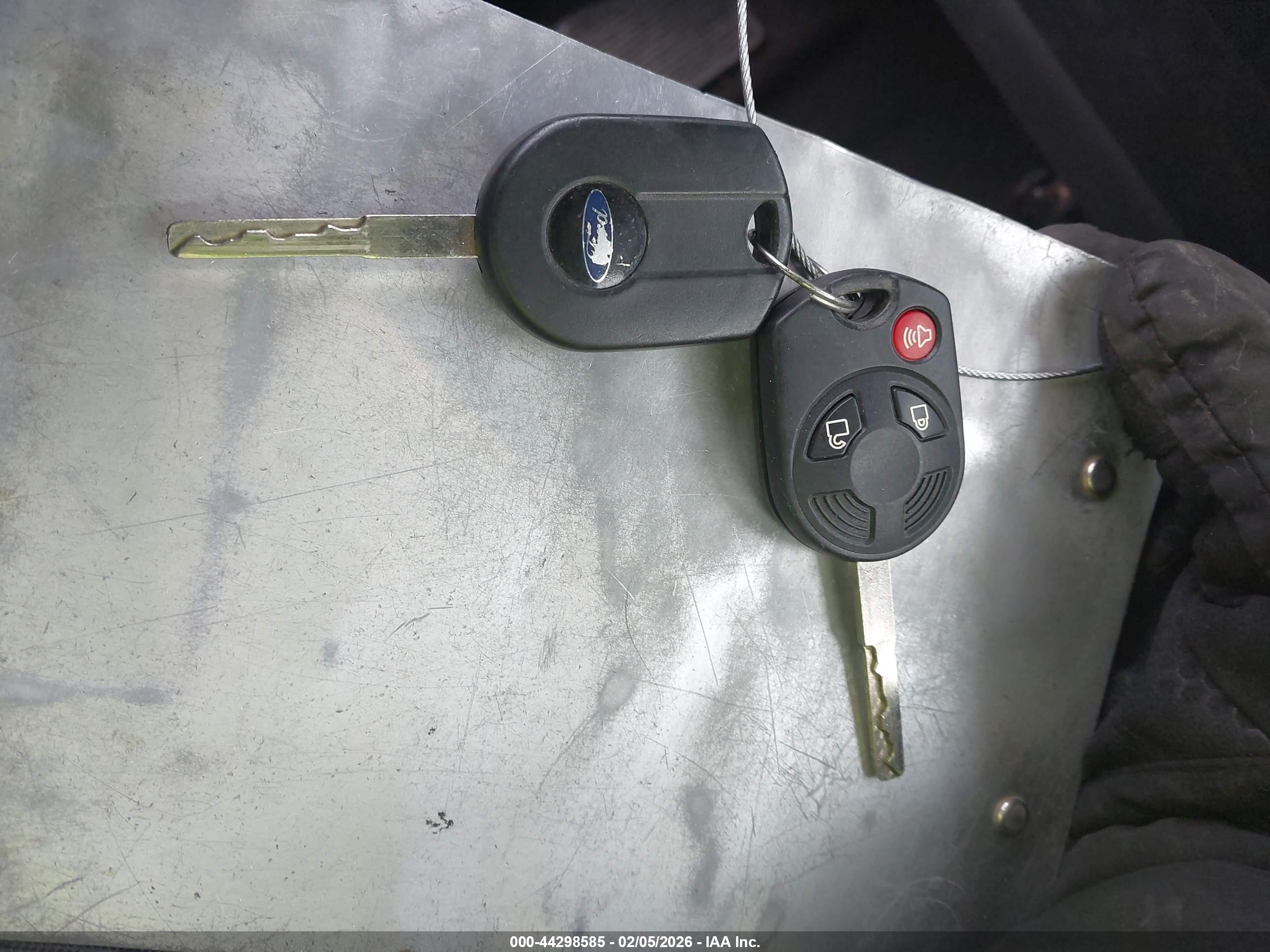 FORD ESCAPE image 11