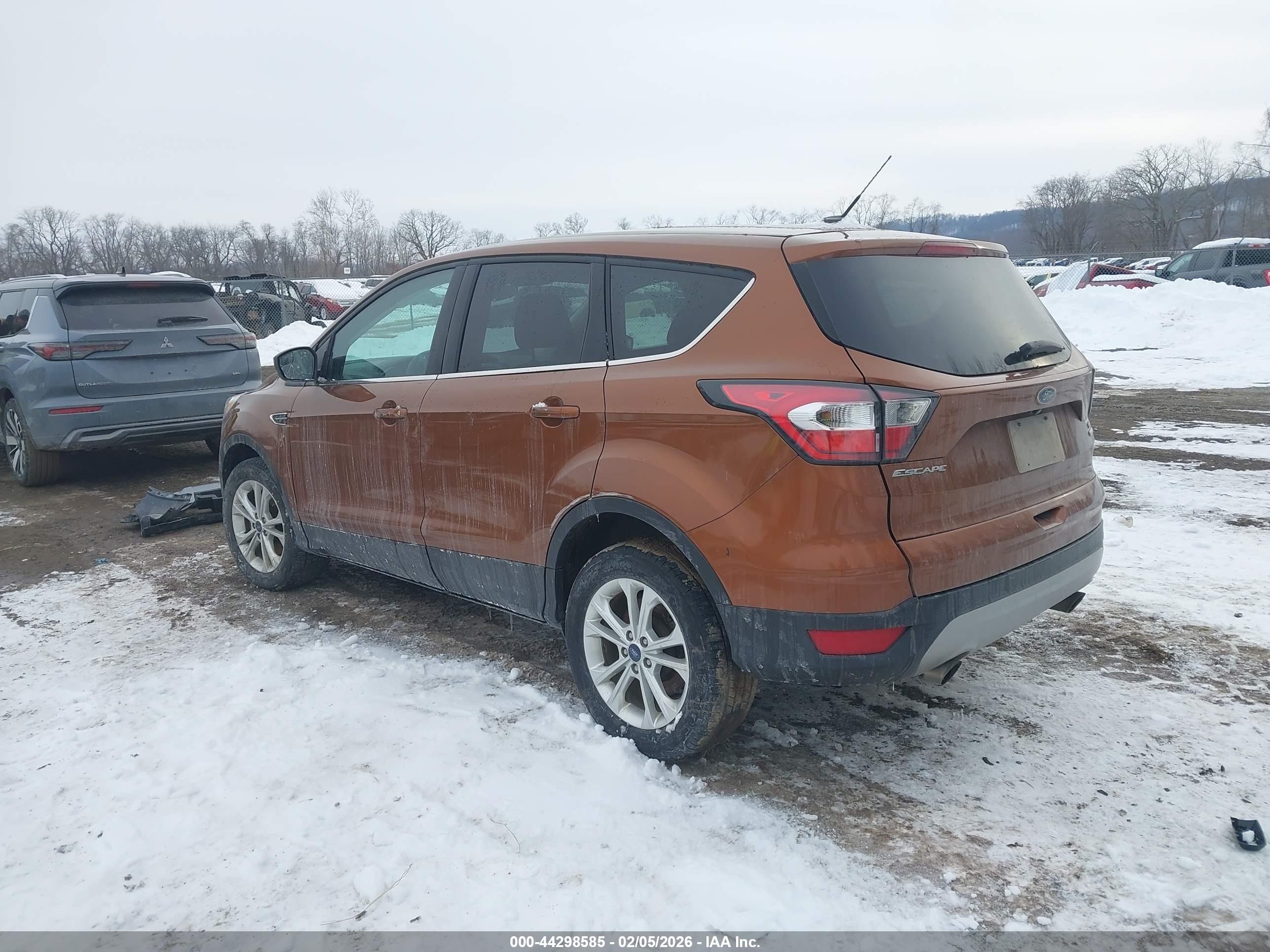 FORD ESCAPE image 3