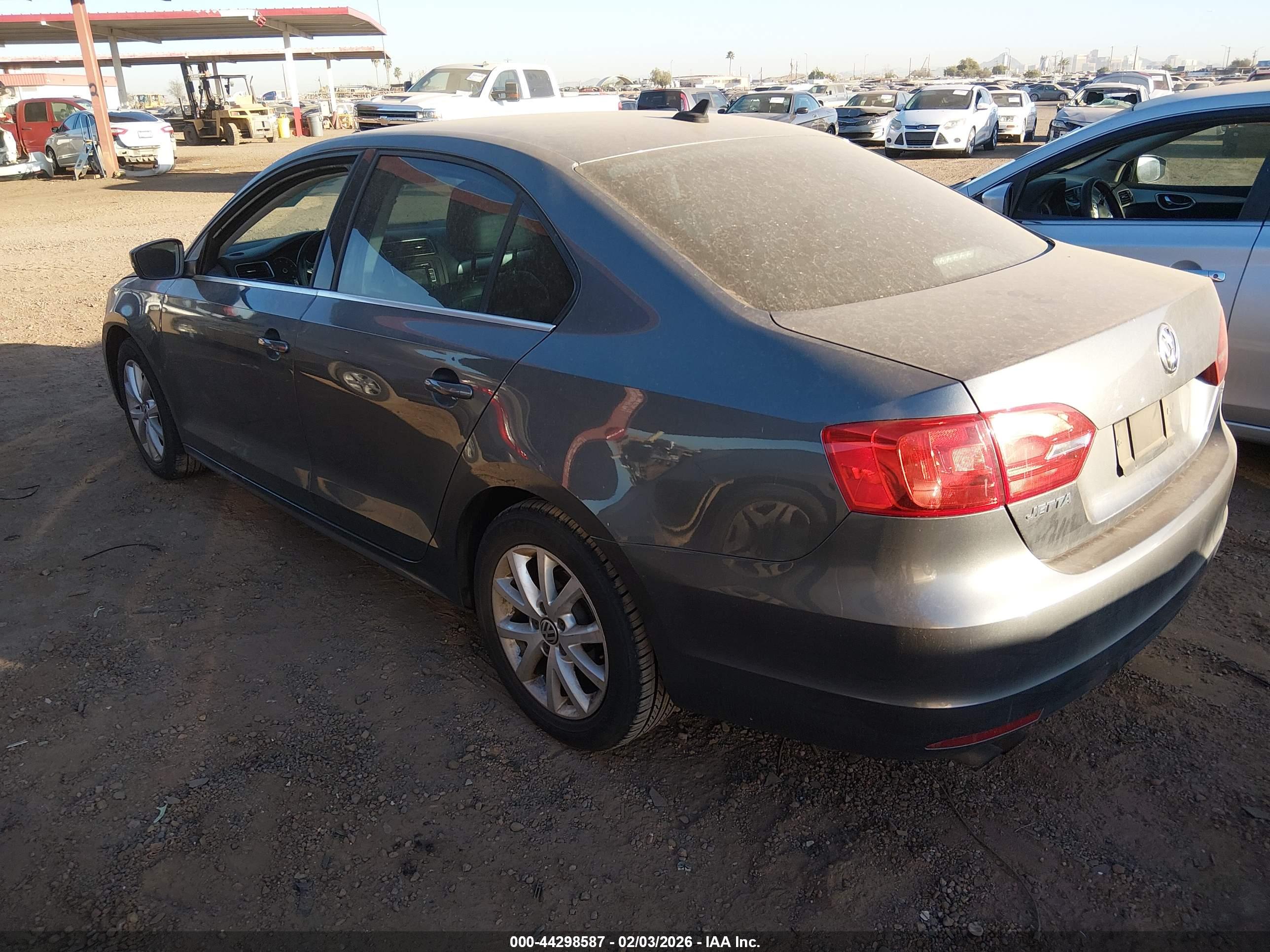 VOLKSWAGEN JETTA image 3