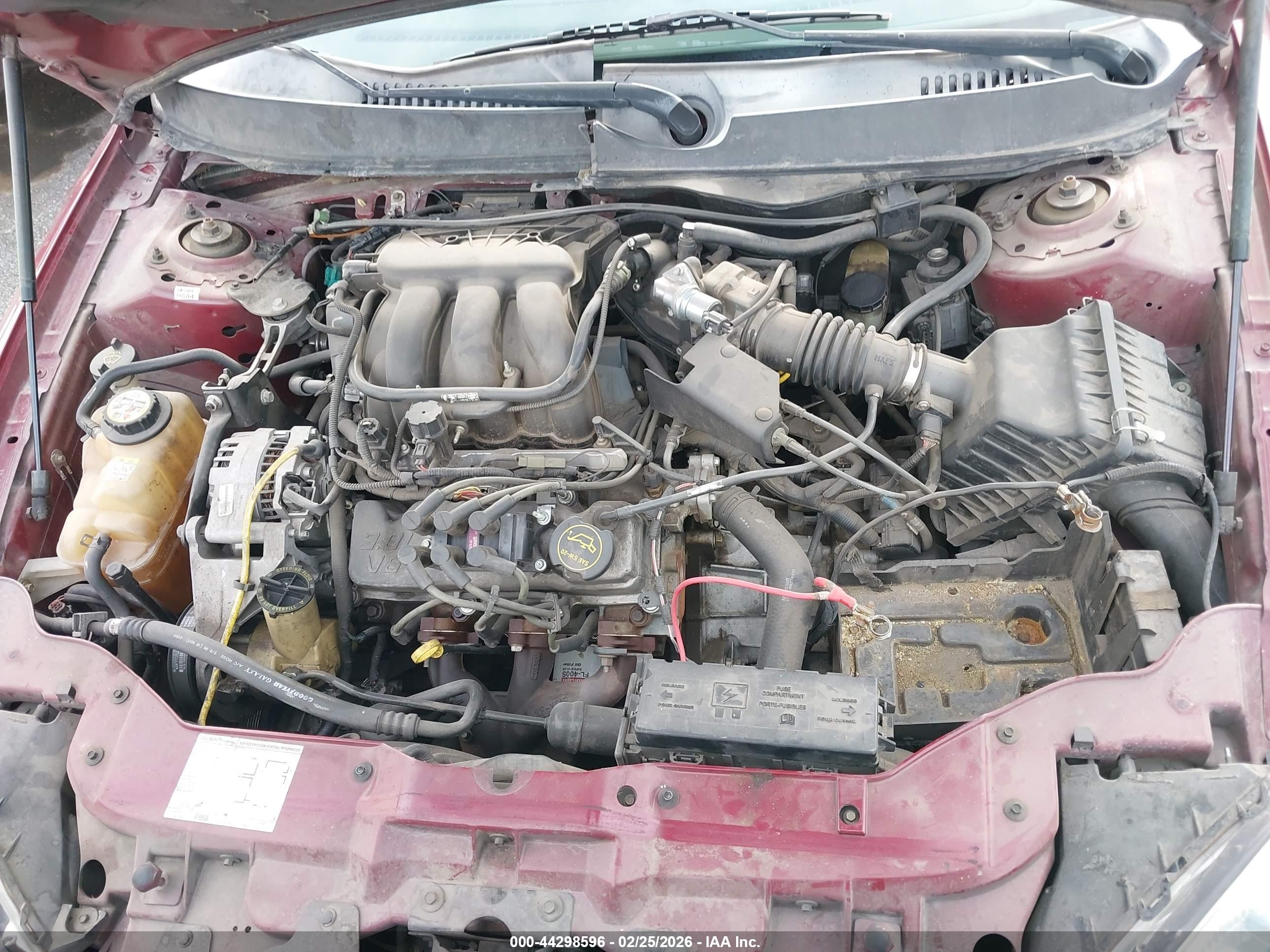 FORD TAURUS image 10