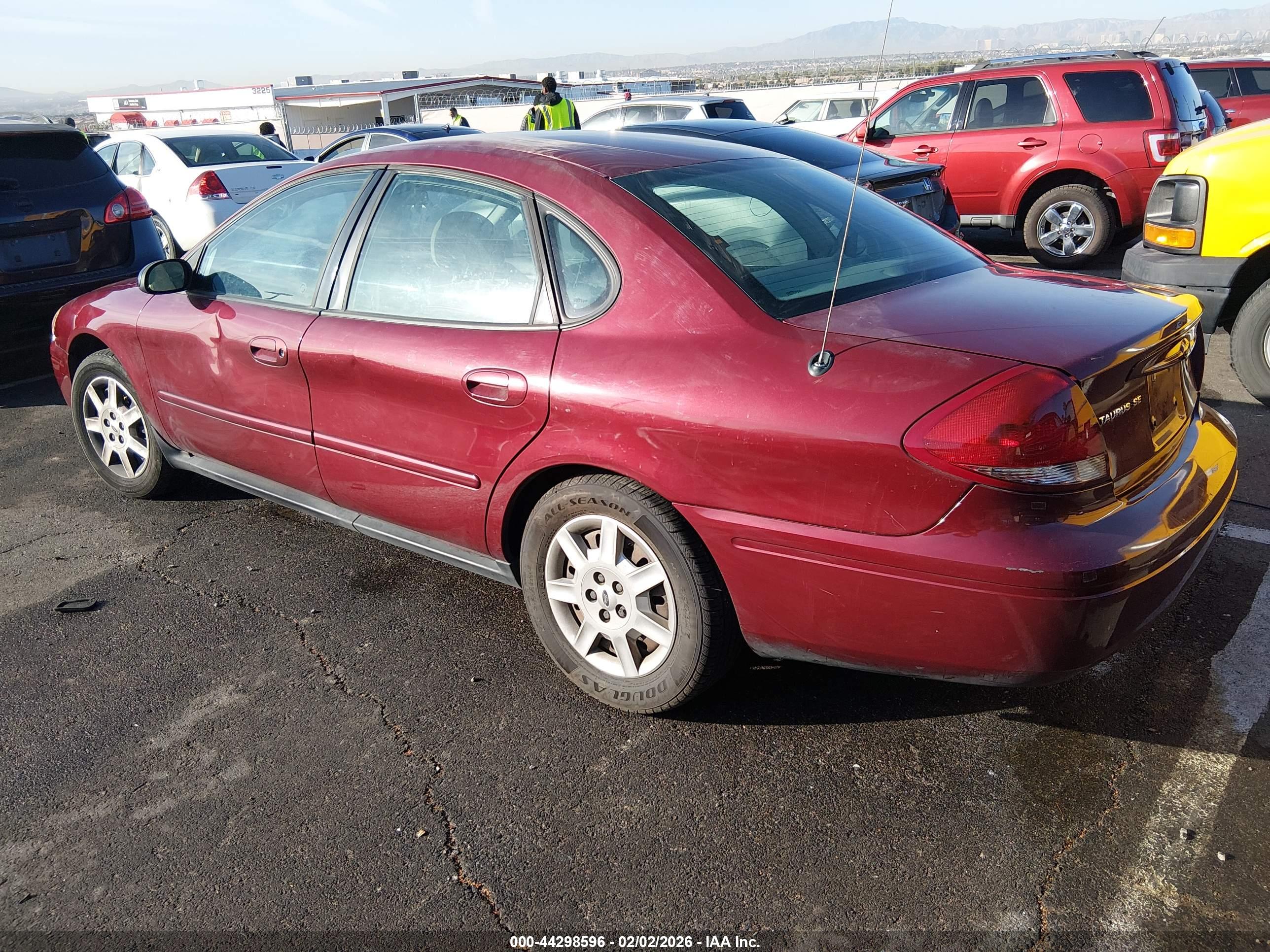FORD TAURUS image 3