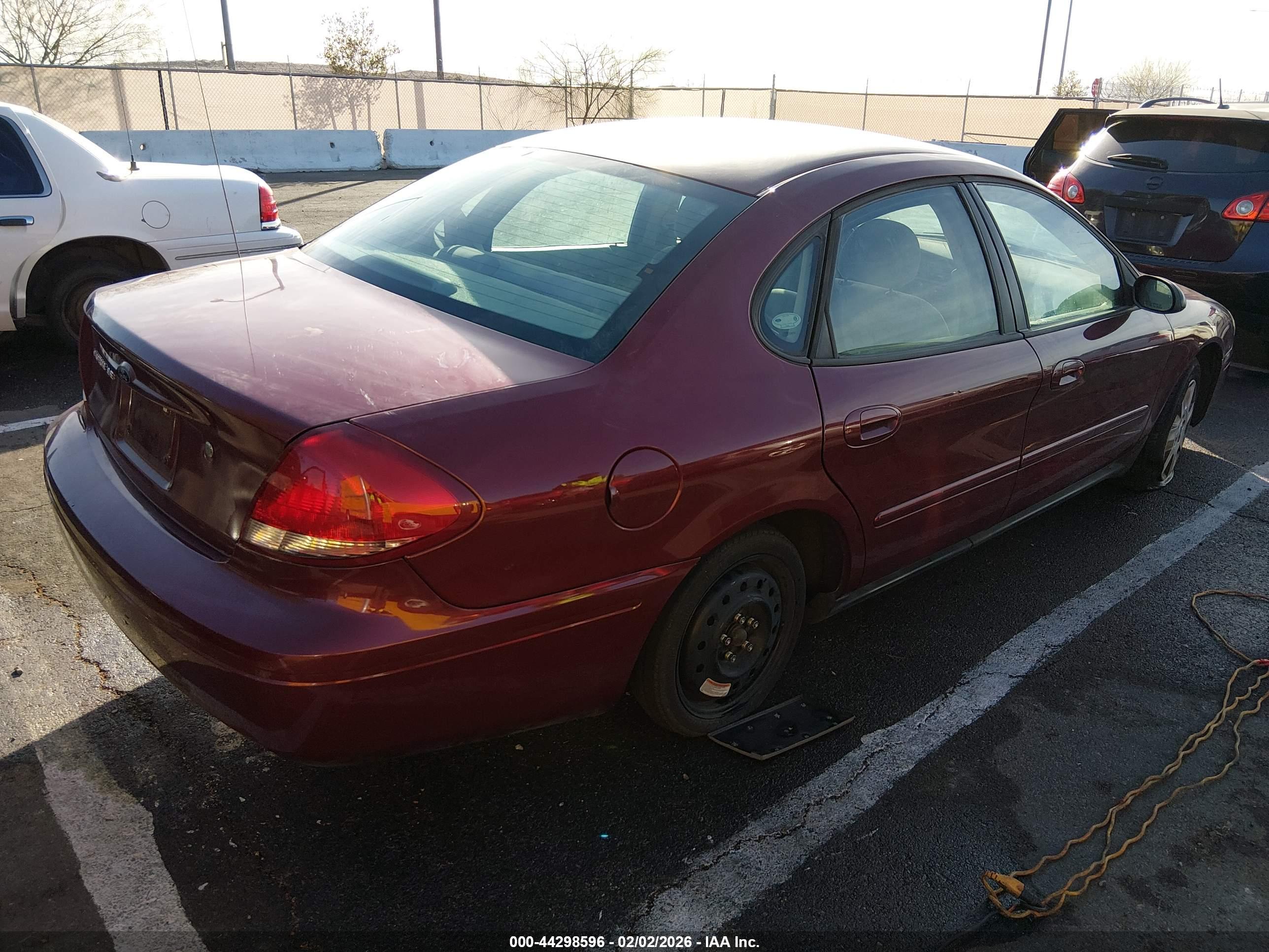 FORD TAURUS image 4