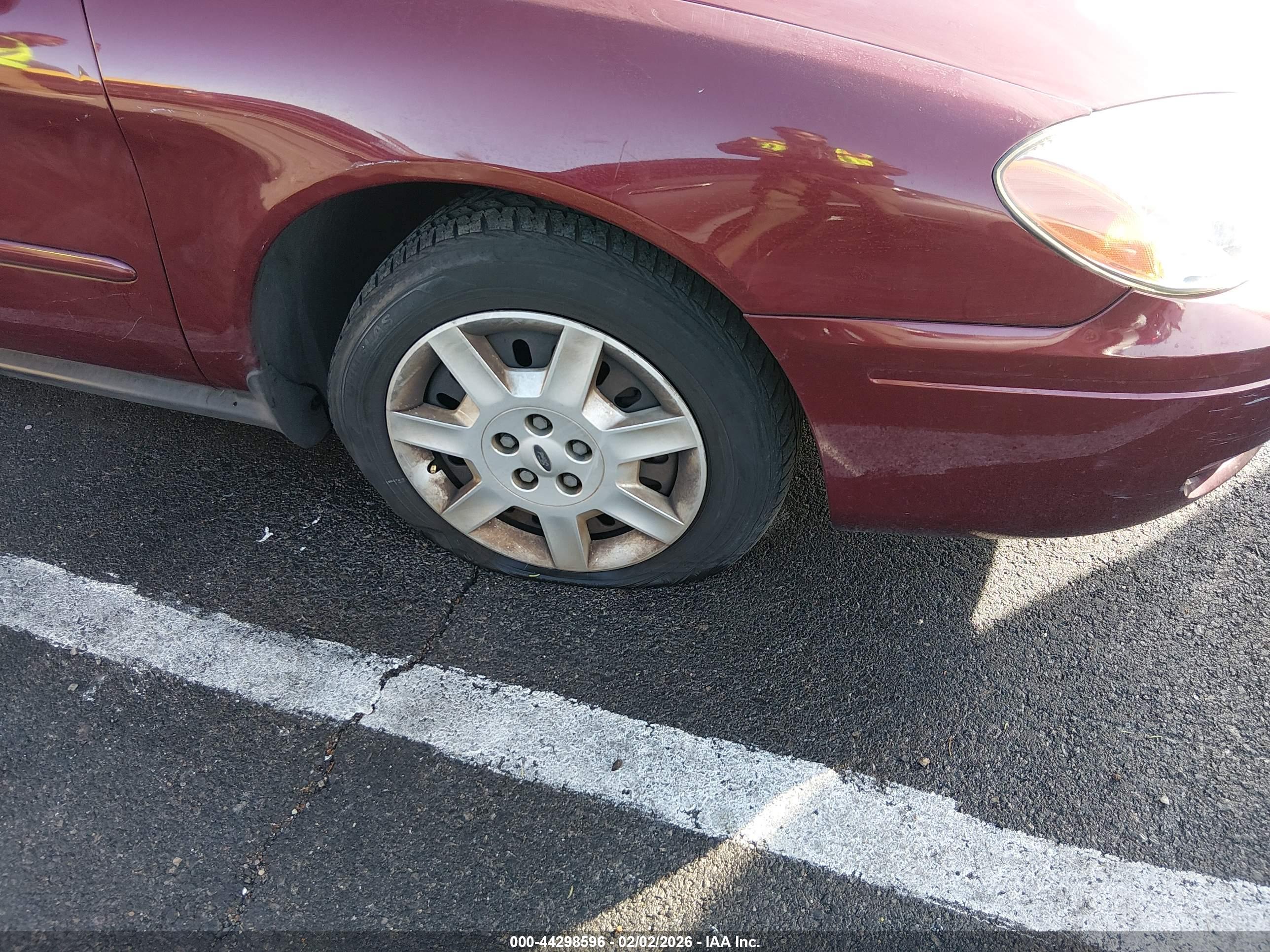 FORD TAURUS image 6