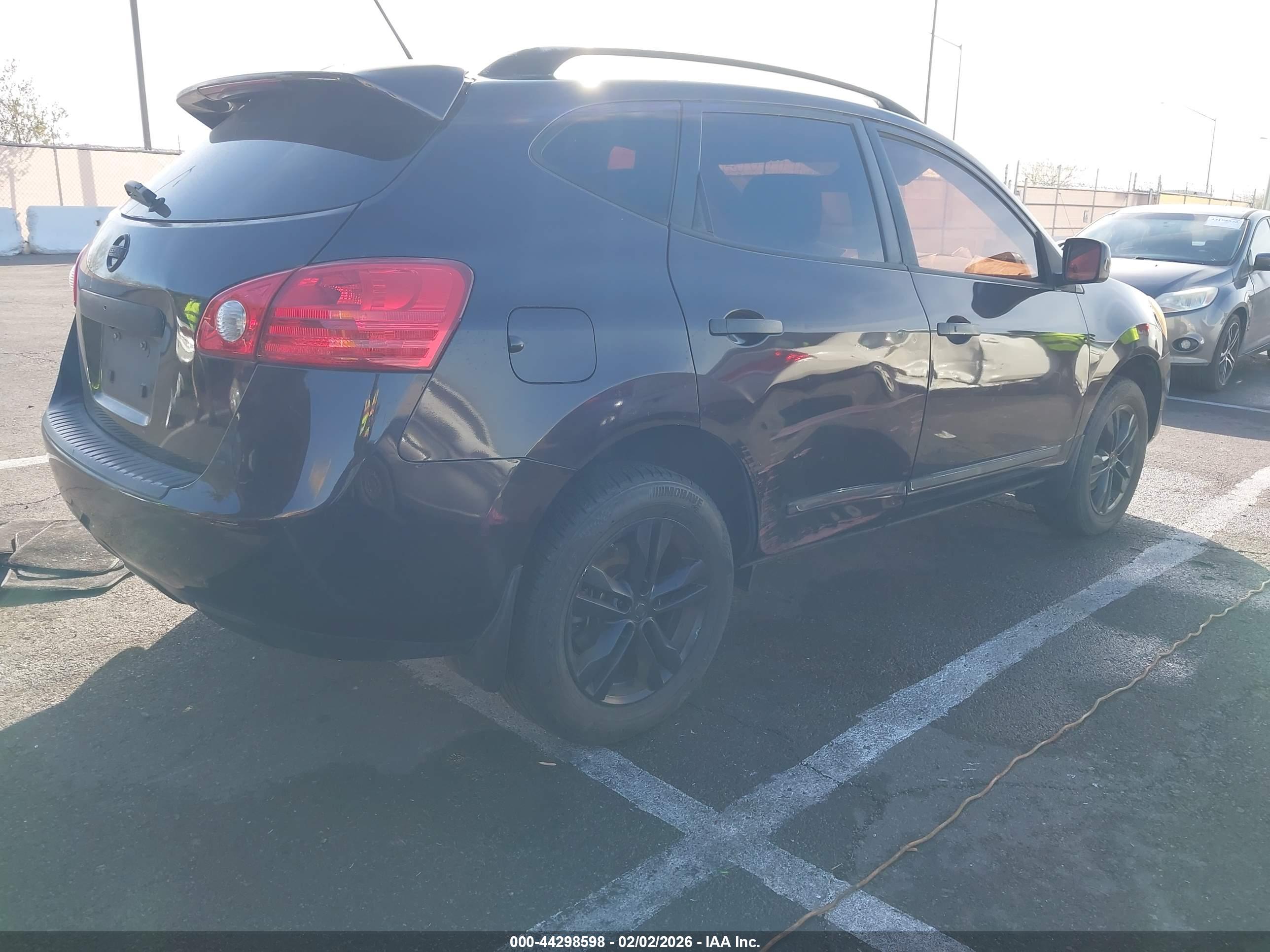 NISSAN ROGUE image 4