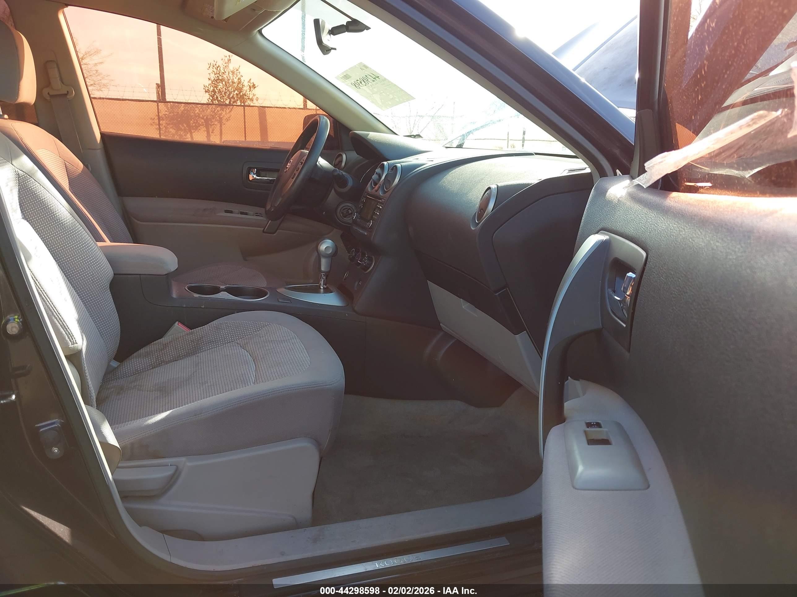 NISSAN ROGUE image 5