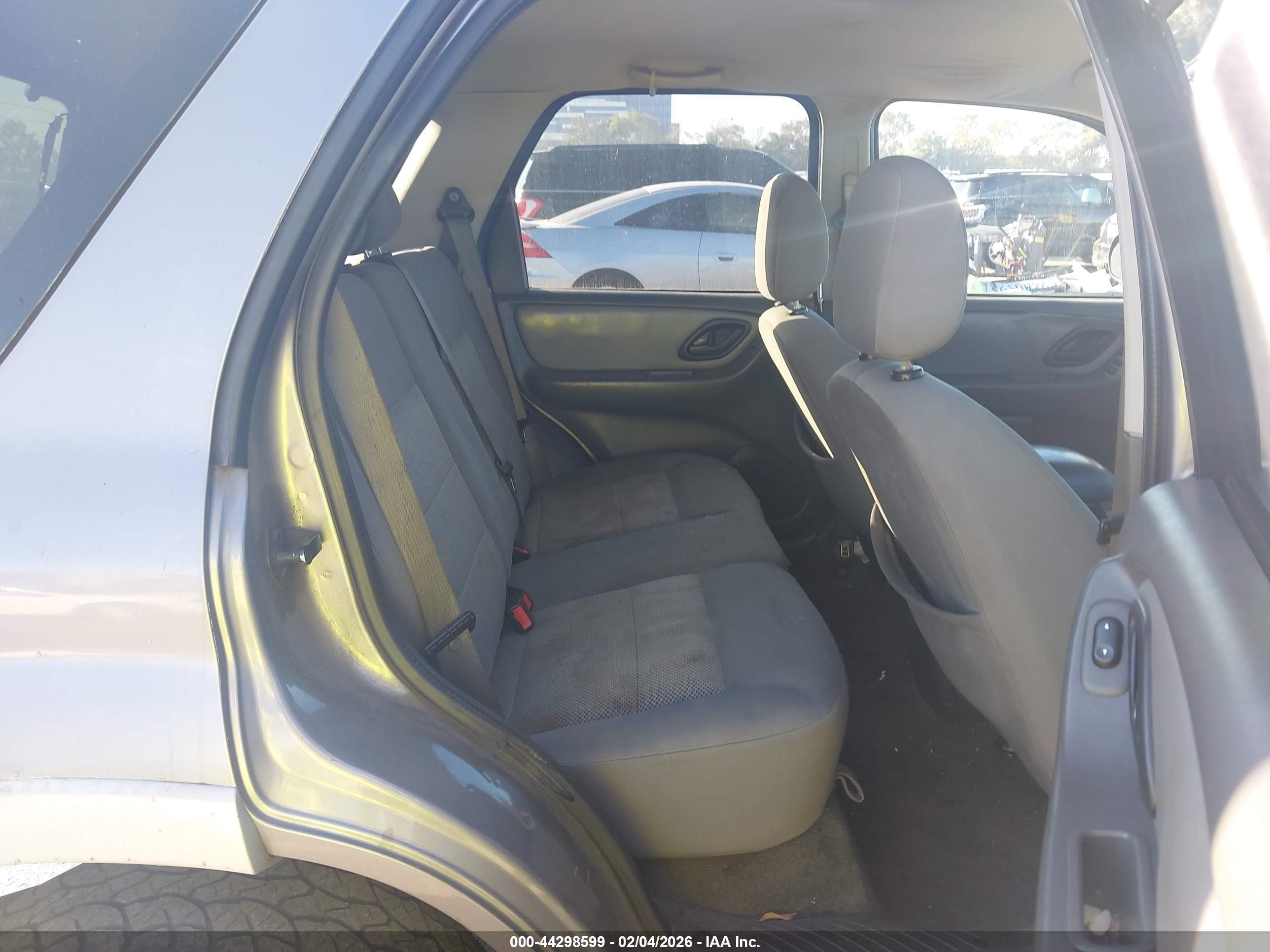 FORD ESCAPE image 8