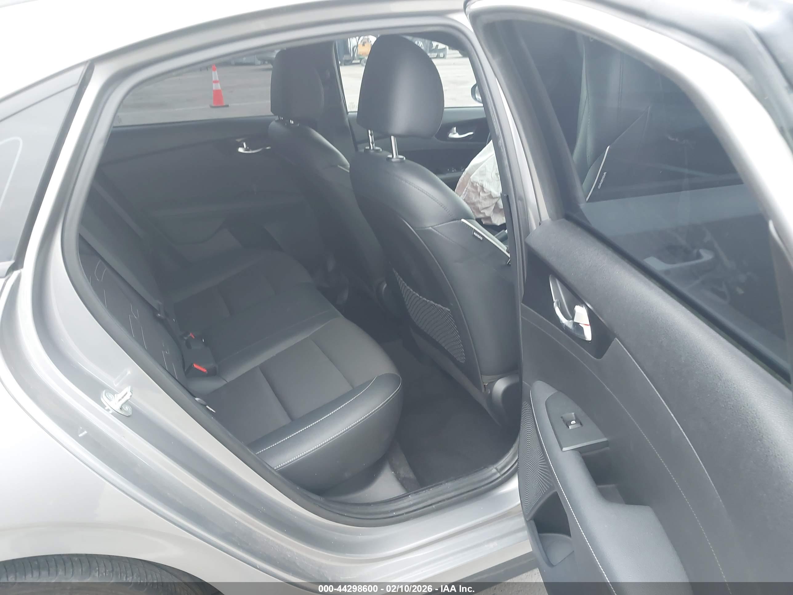 KIA FORTE image 8