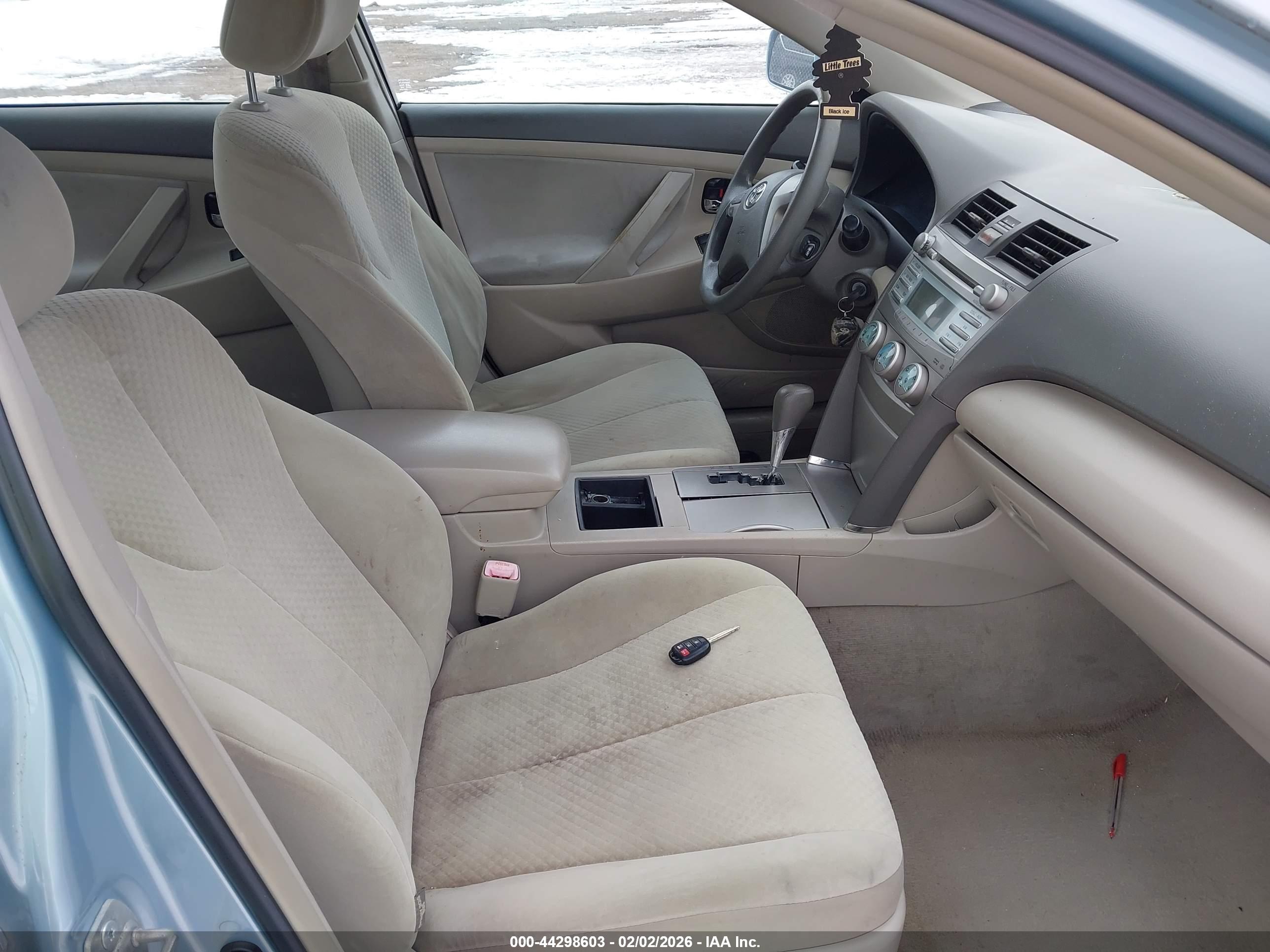 TOYOTA CAMRY image 5