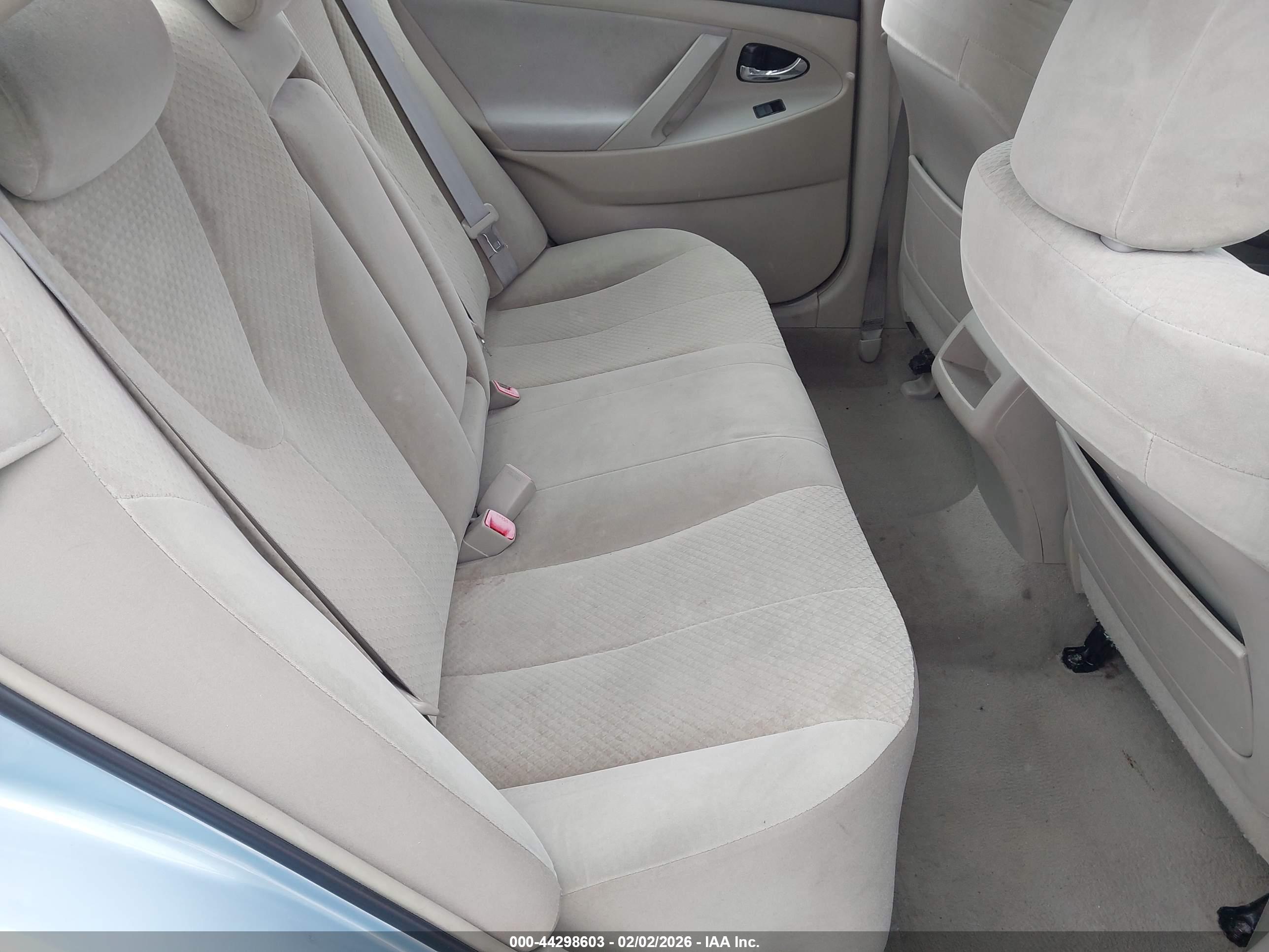 TOYOTA CAMRY image 8