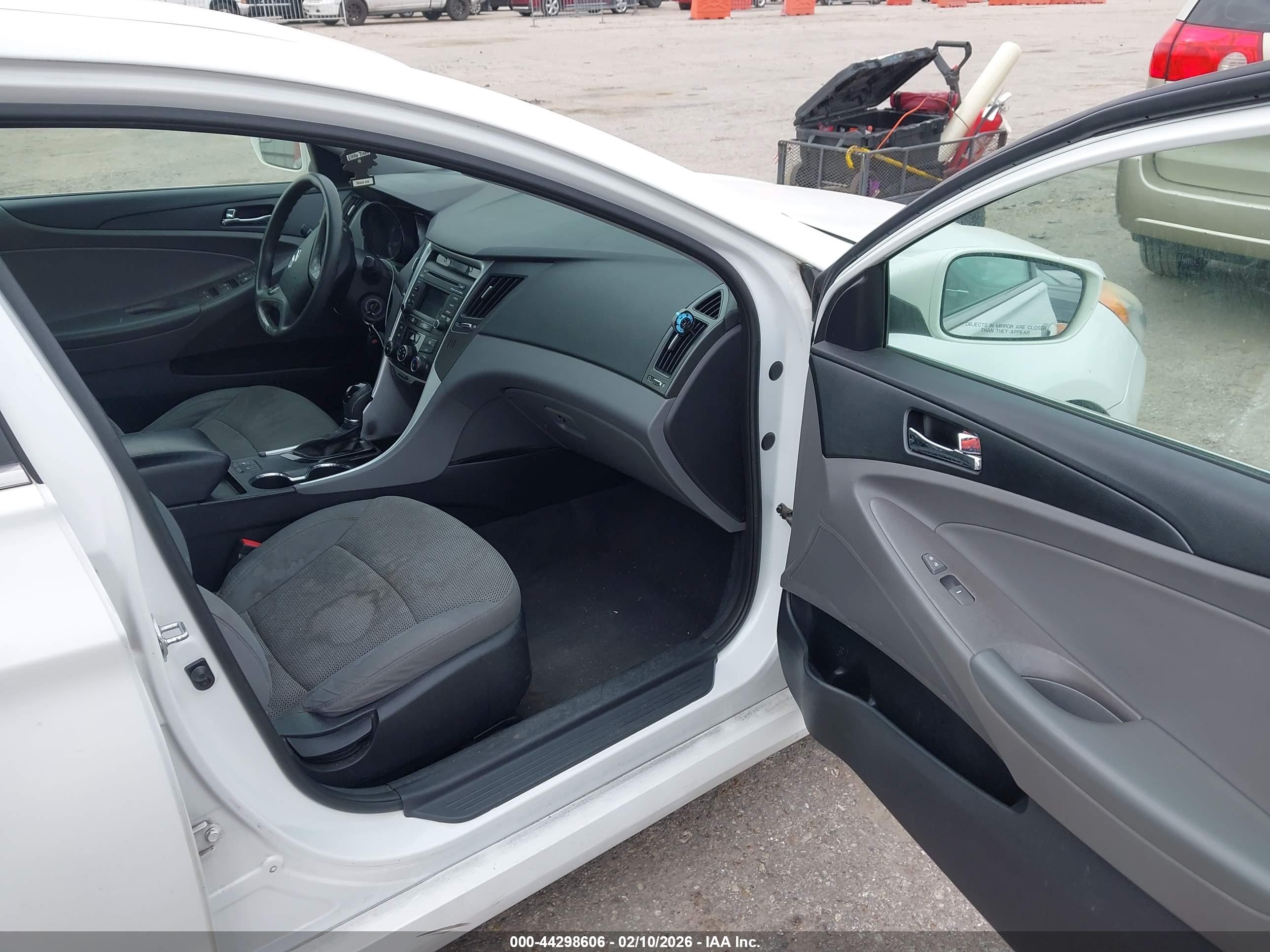 HYUNDAI SONATA image 5