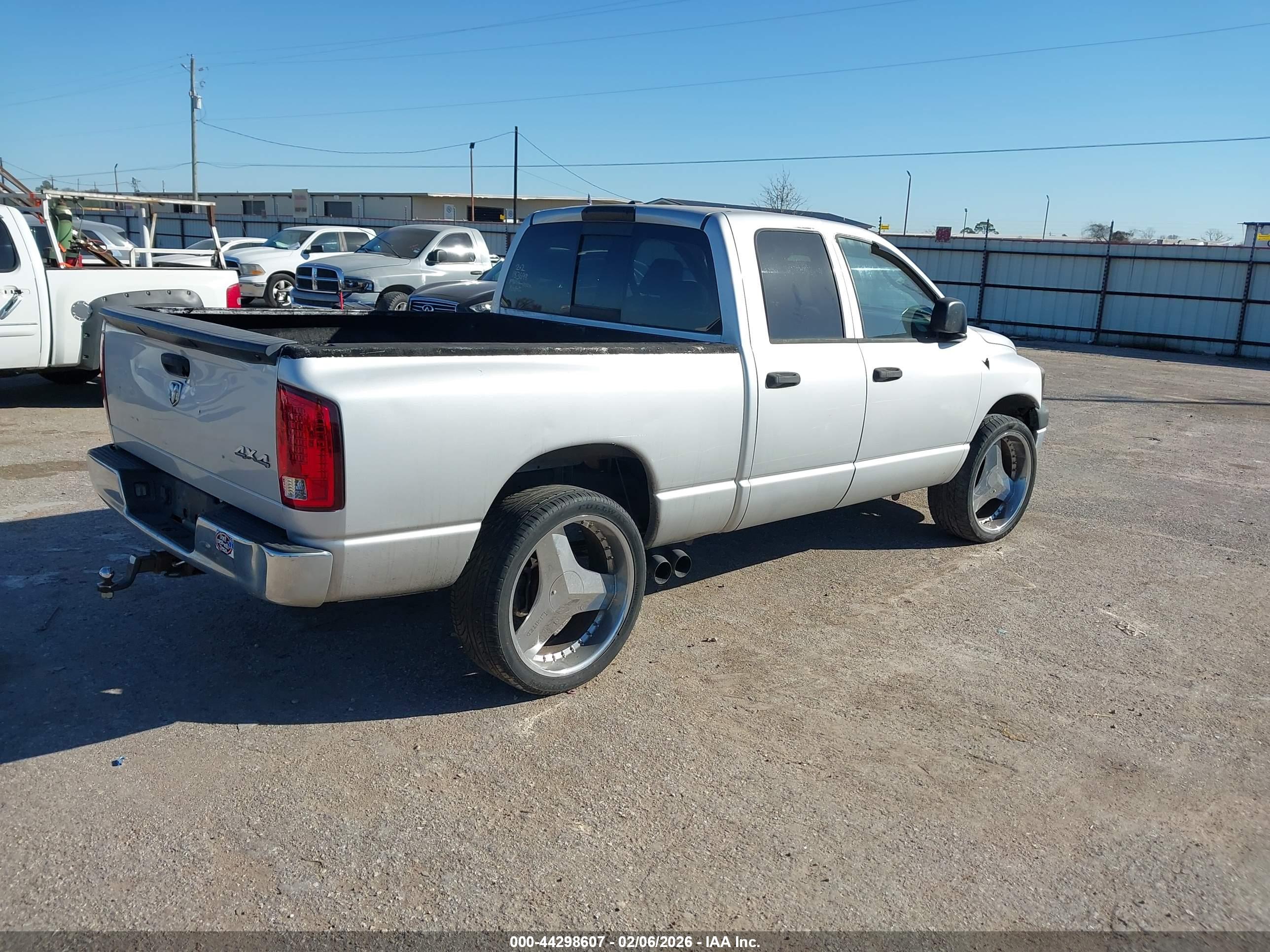 DODGE RAM image 4