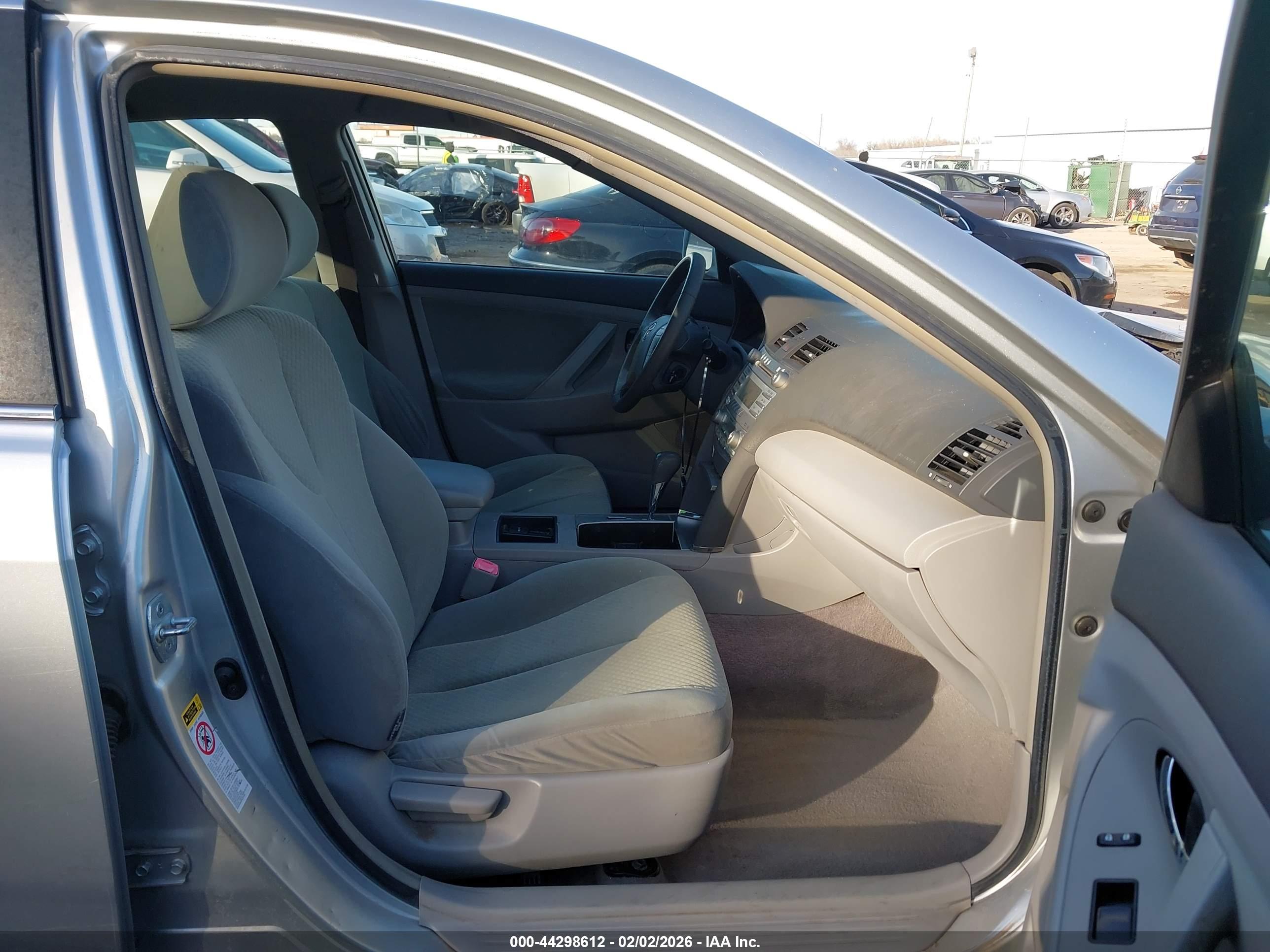 TOYOTA CAMRY image 5
