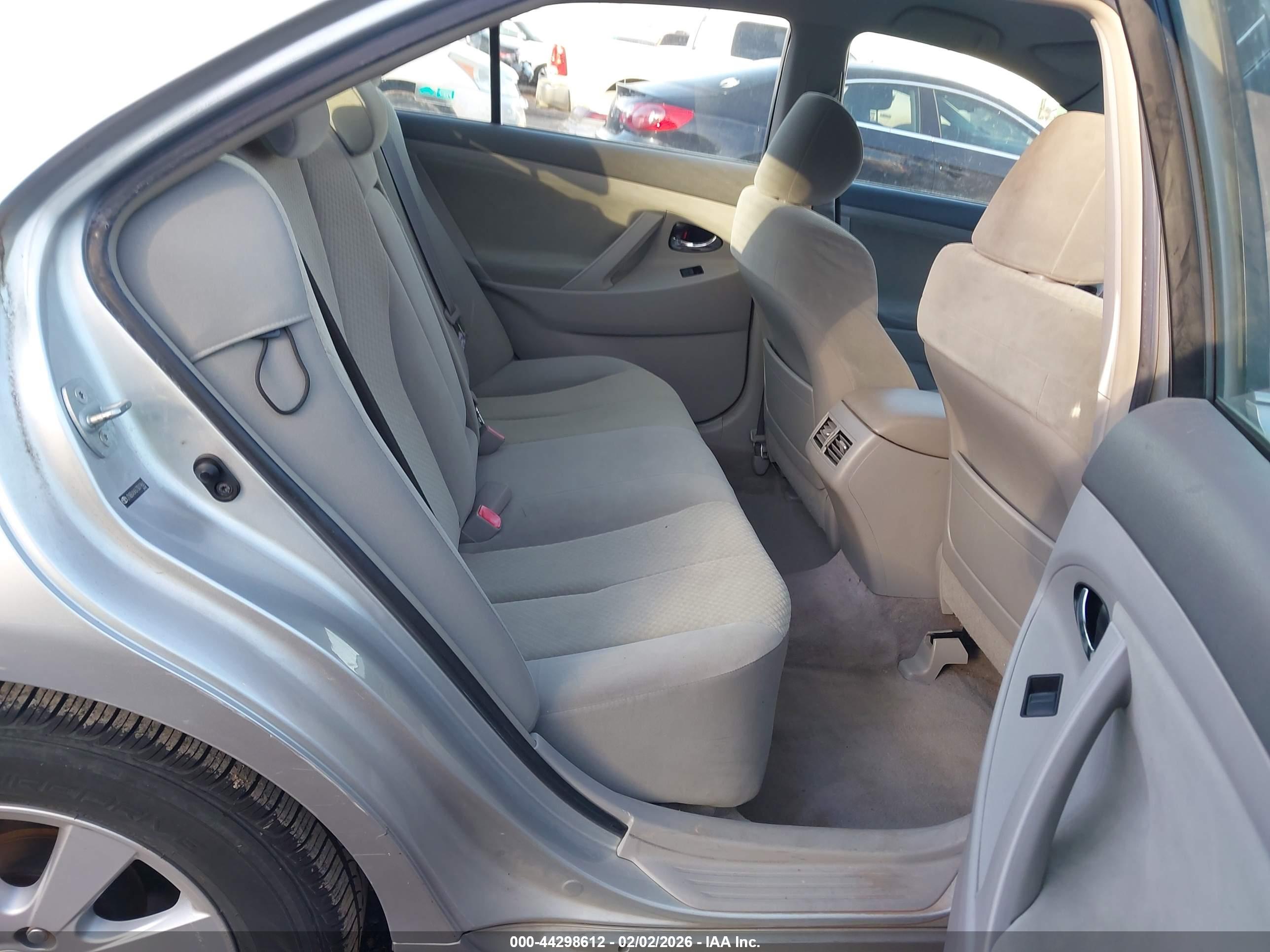 TOYOTA CAMRY image 8