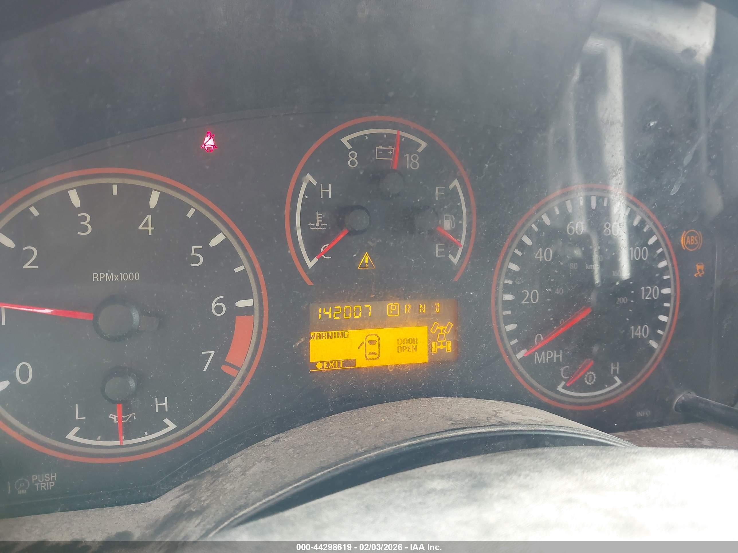 NISSAN TITAN image 7