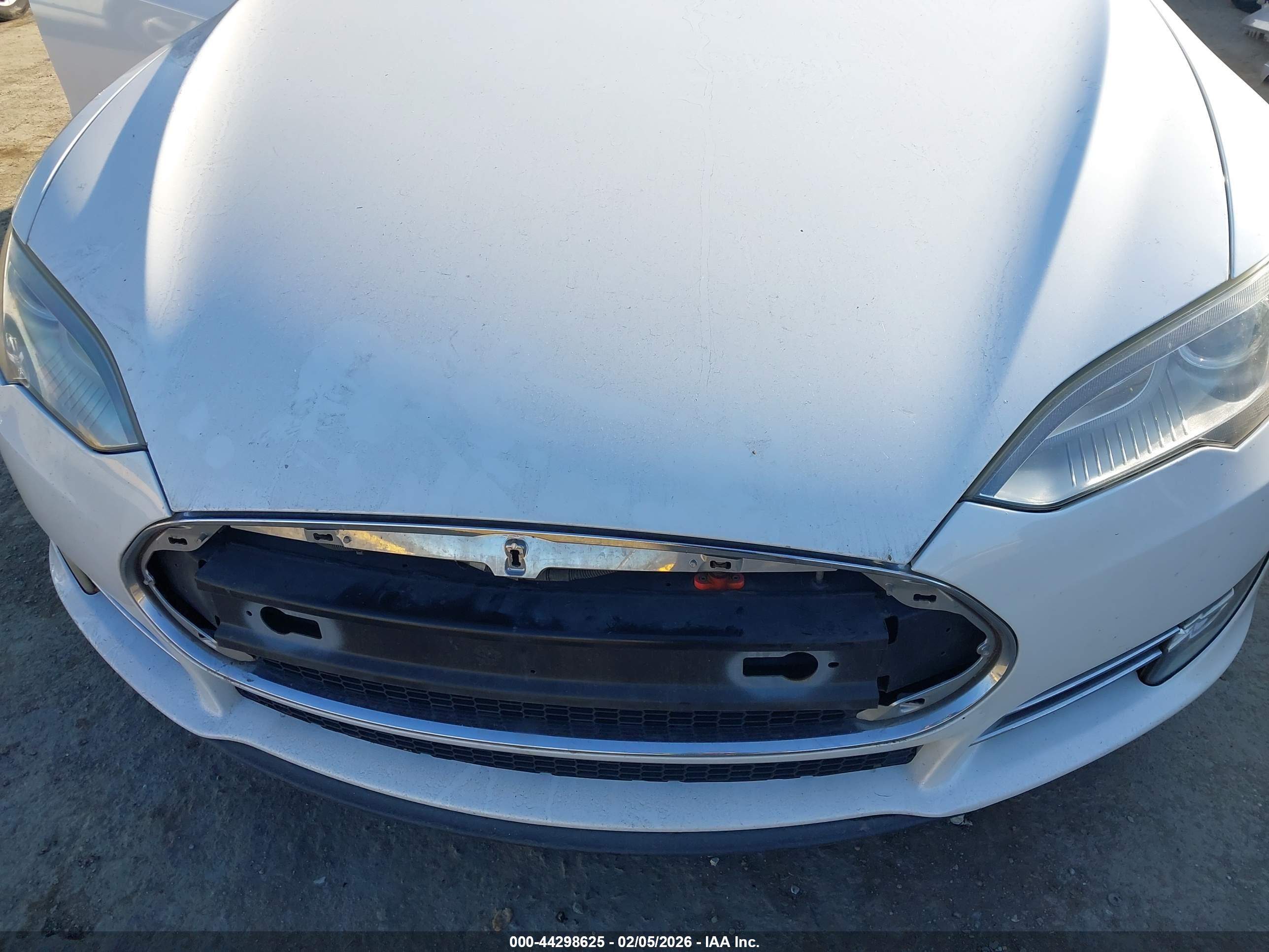 TESLA MODEL image 6