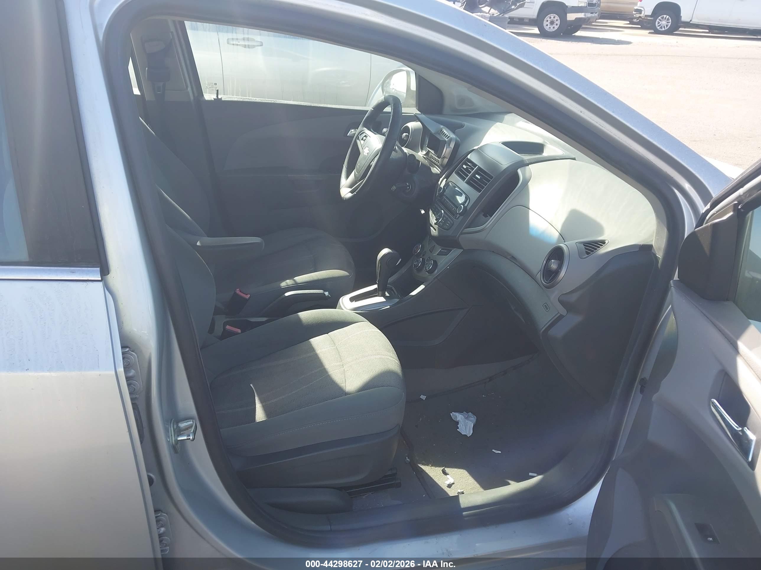 CHEVROLET SONIC image 5